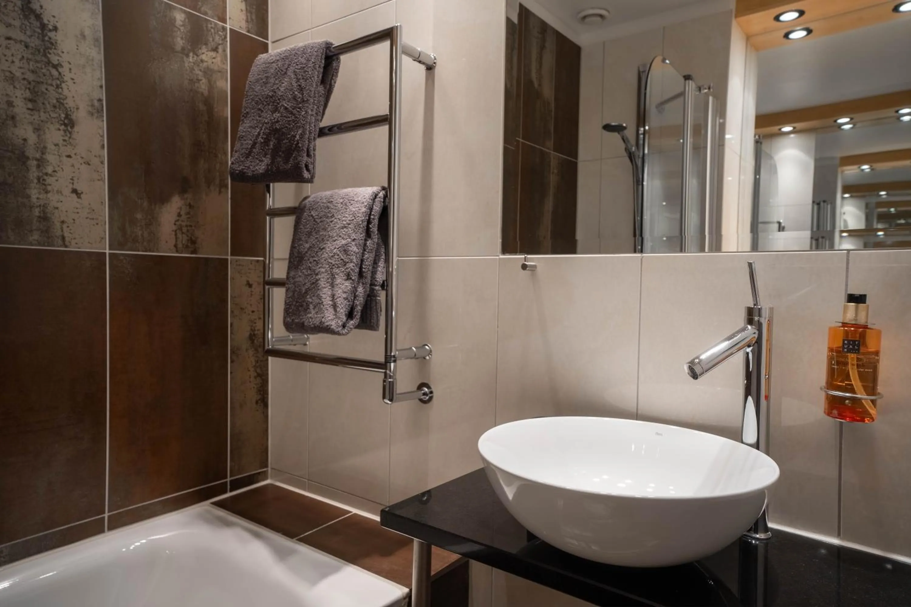 Bathroom in Hotel Lundia