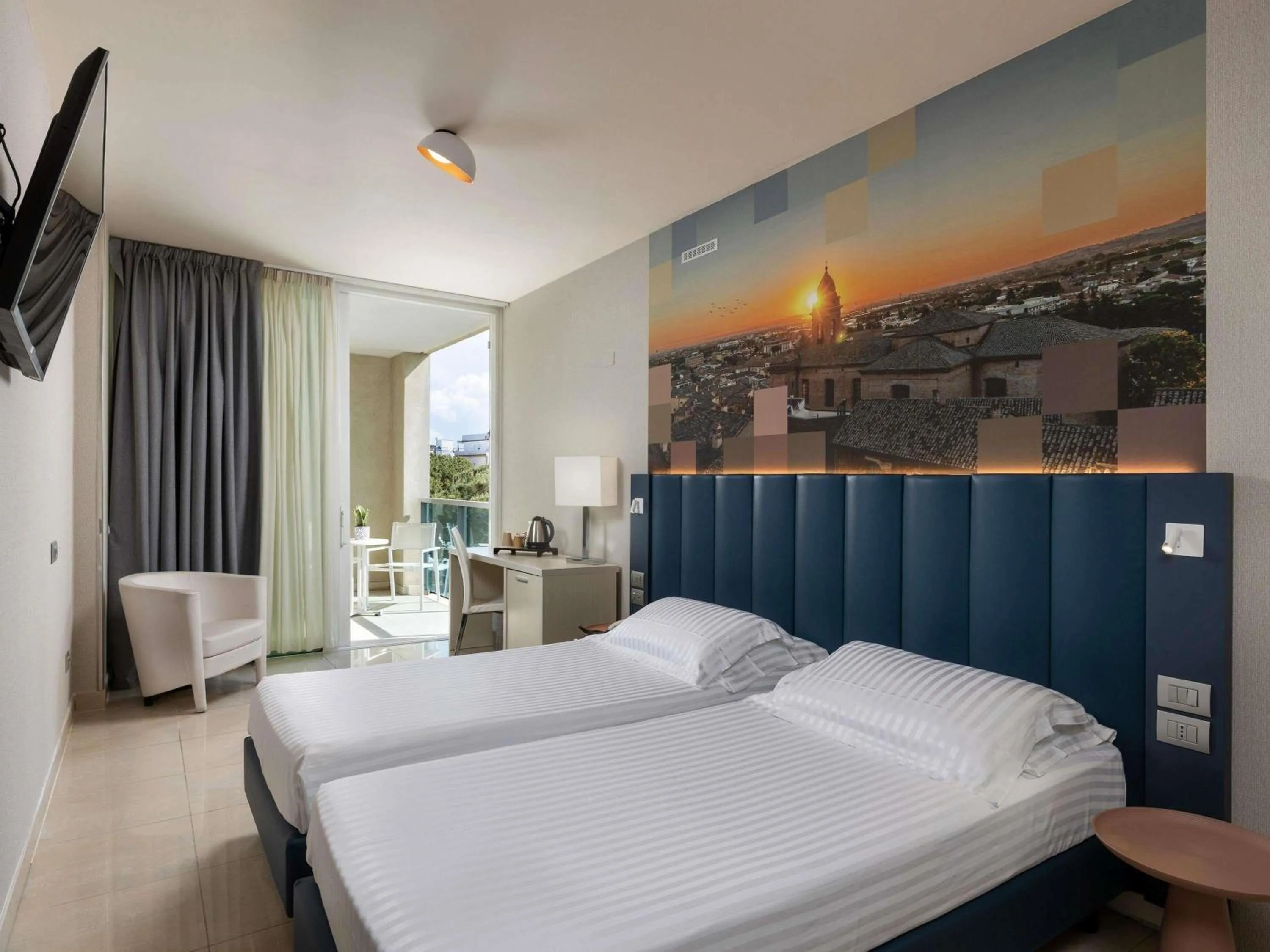 Bedroom, Bed in Mercure Hotel Rimini Artis