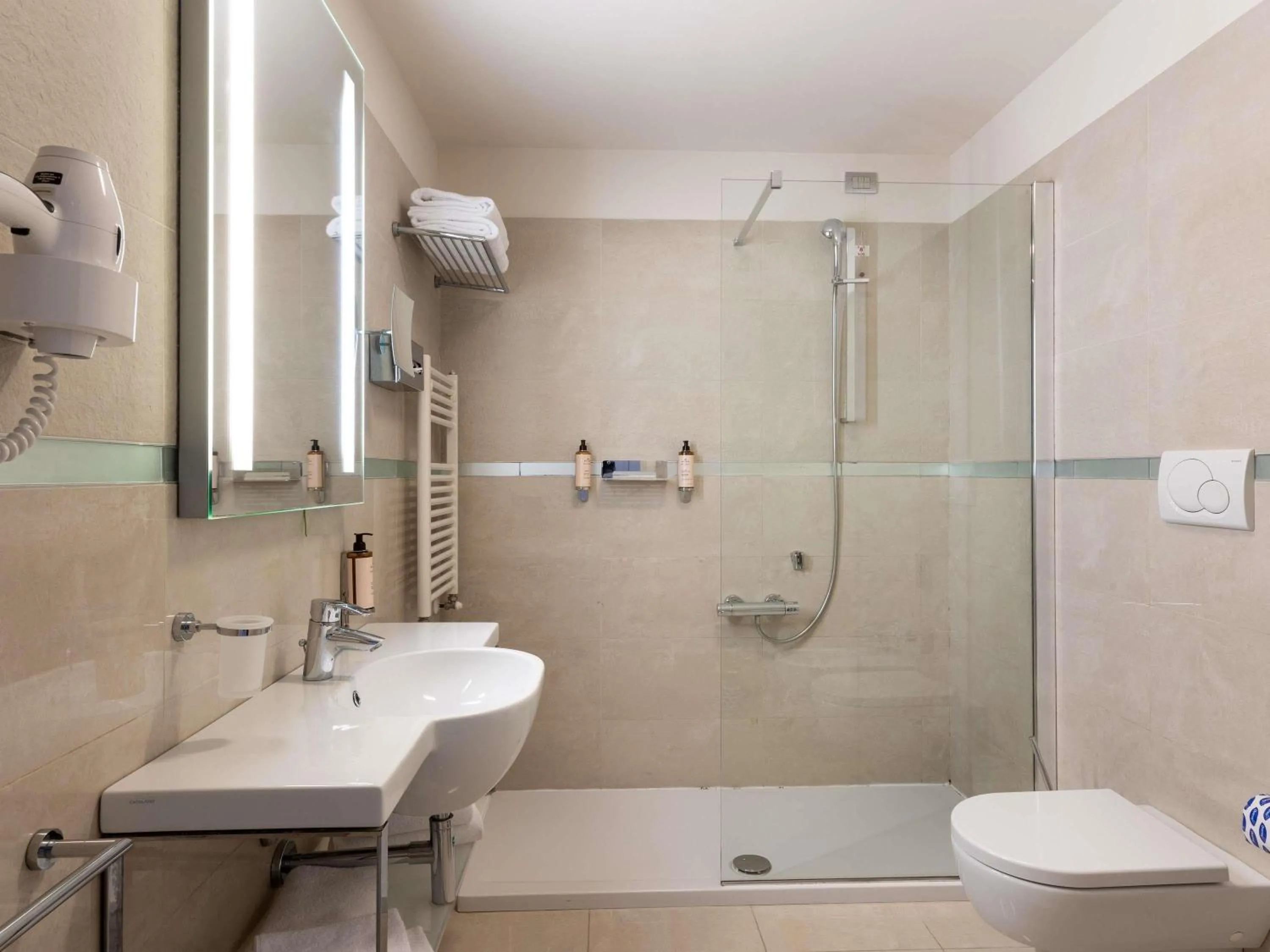 Bedroom in Mercure Hotel Rimini Artis