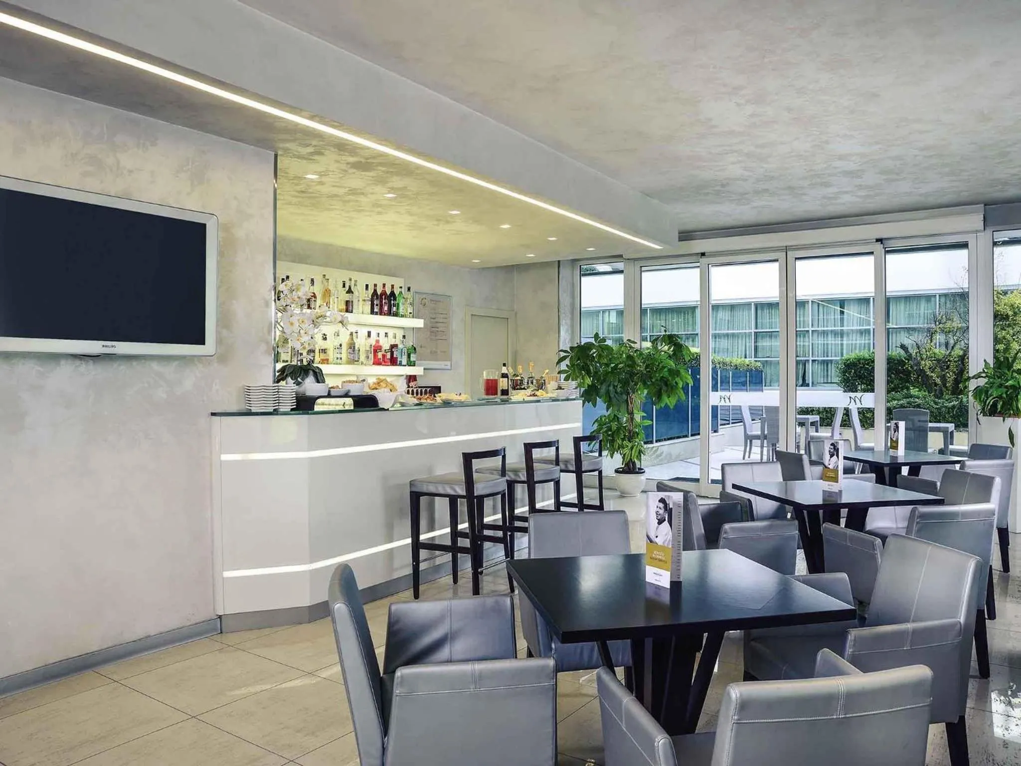 Lounge or bar in Mercure Hotel Rimini Artis