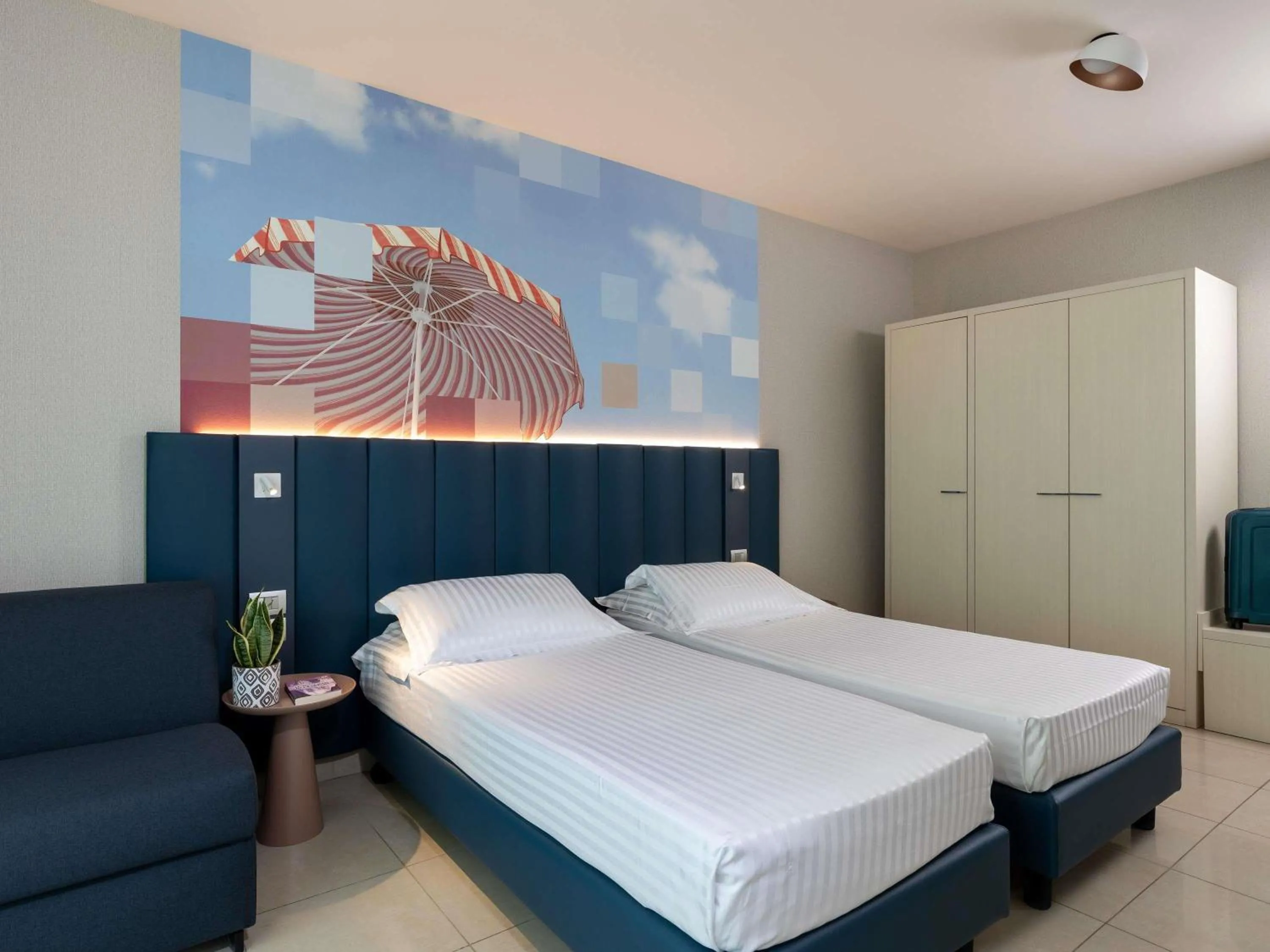 Bedroom, Bed in Mercure Hotel Rimini Artis