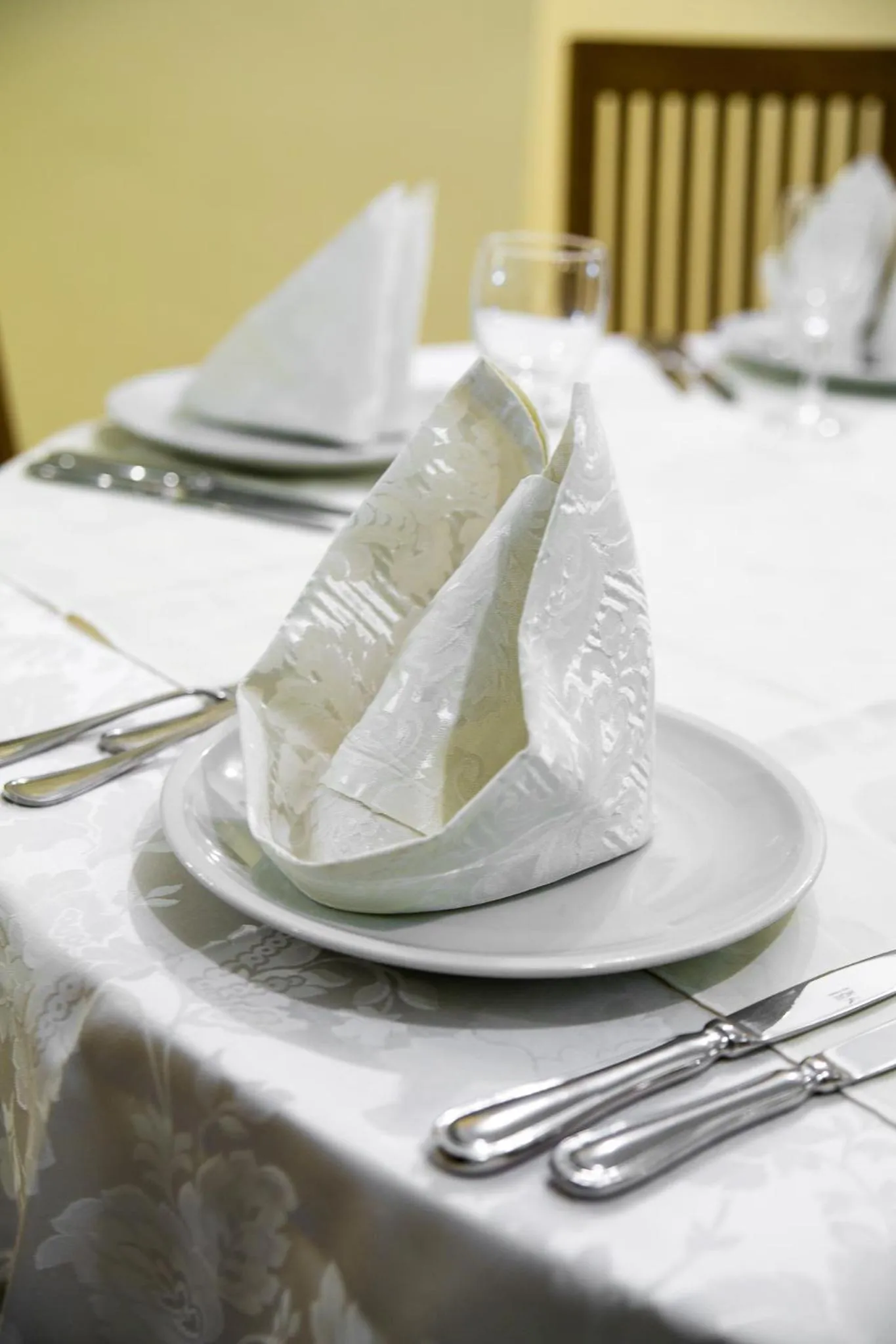 Restaurant/places to eat in Hotel Nike