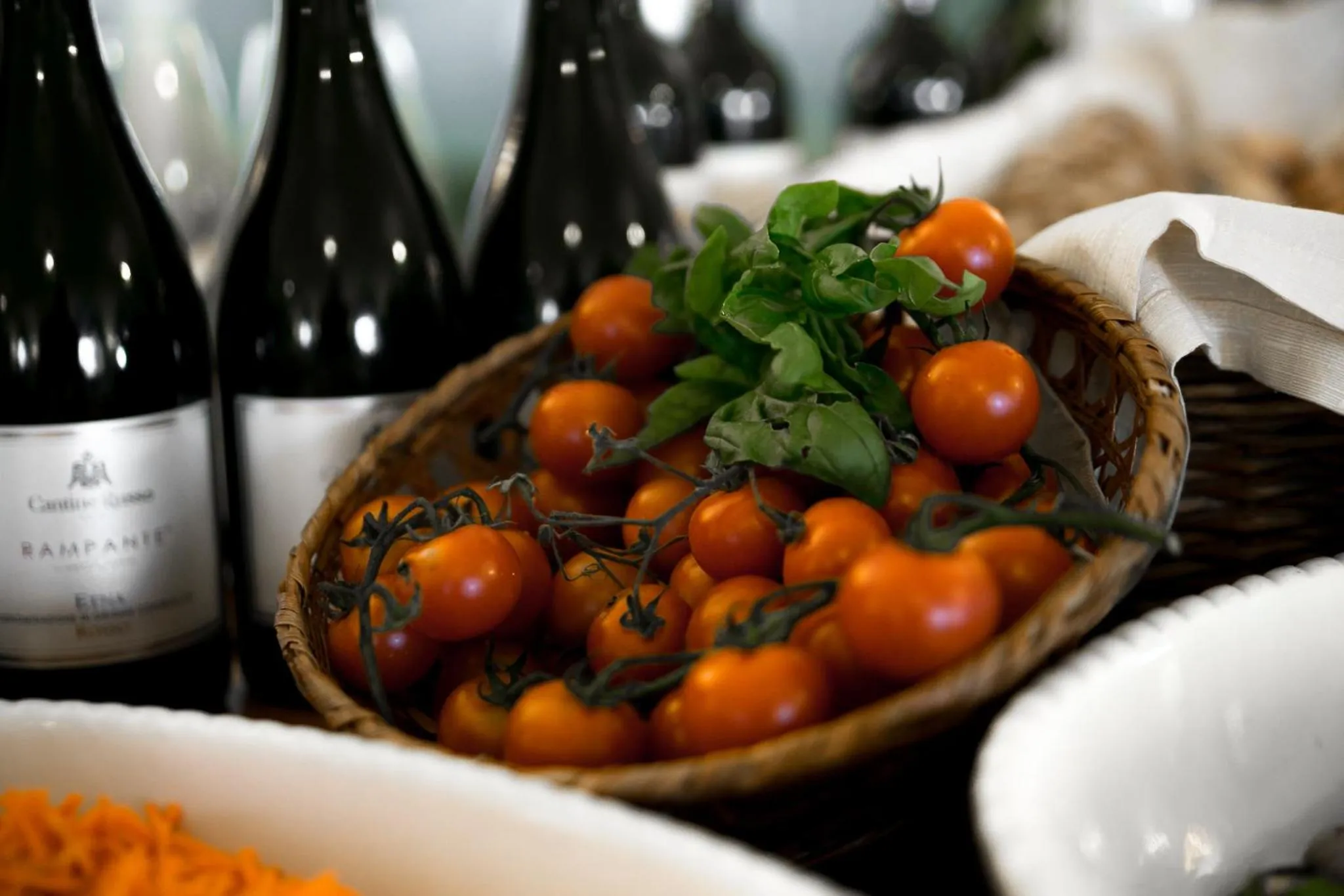 Restaurant/places to eat in Hotel Nike