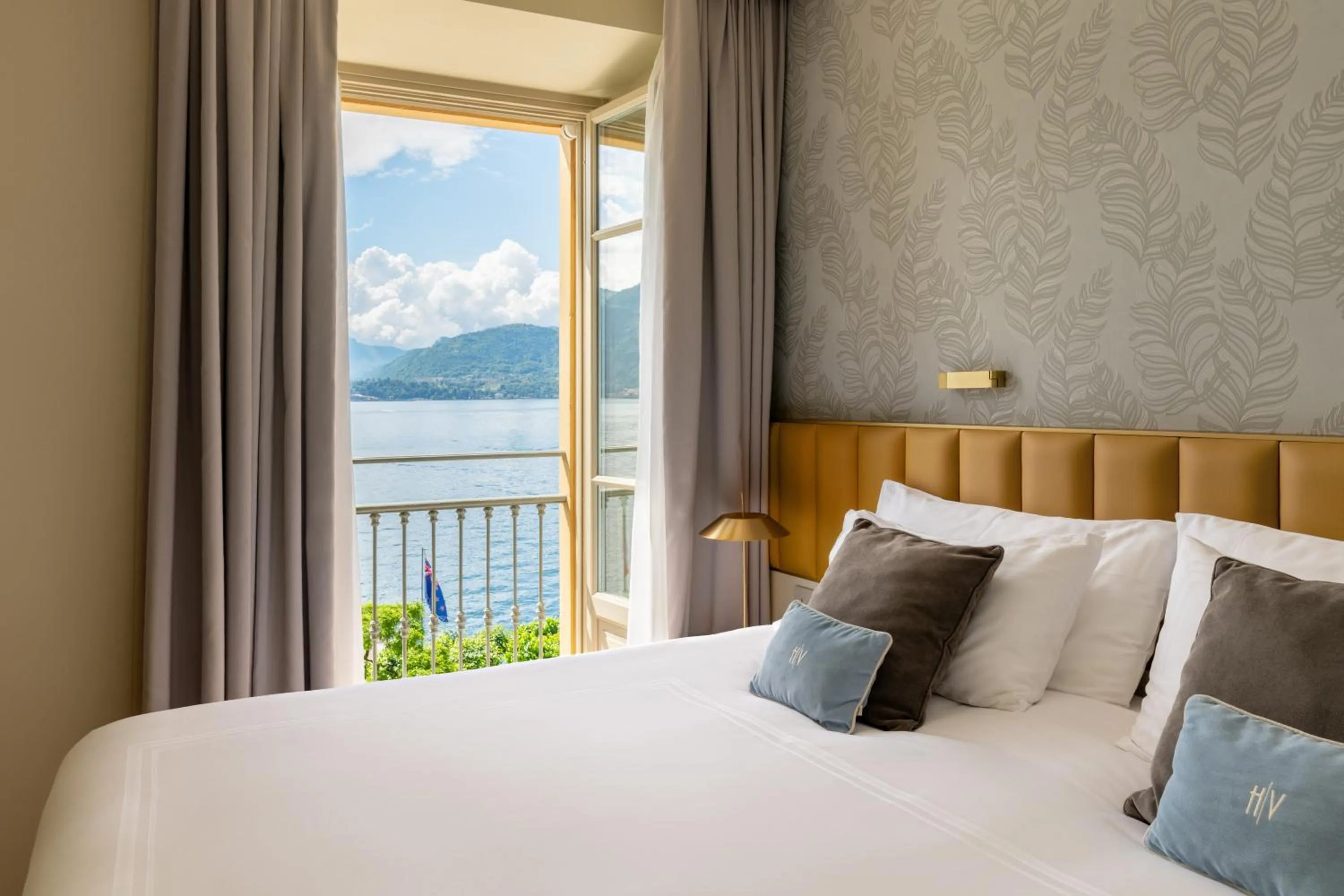 Bedroom, Bed in Grand Hotel Victoria concept & spa, by R Collection Hotels