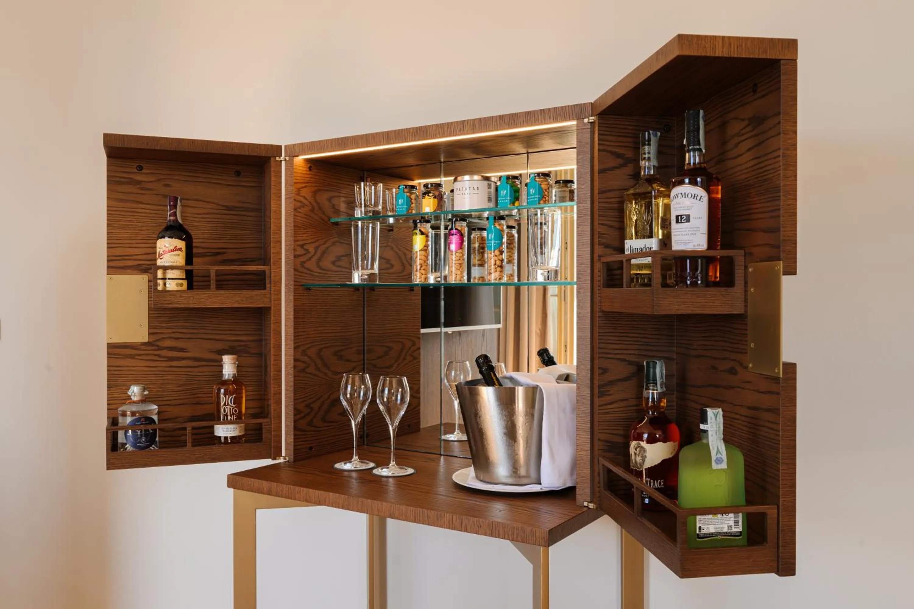 Bedroom in Grand Hotel Victoria concept & spa, by R Collection Hotels