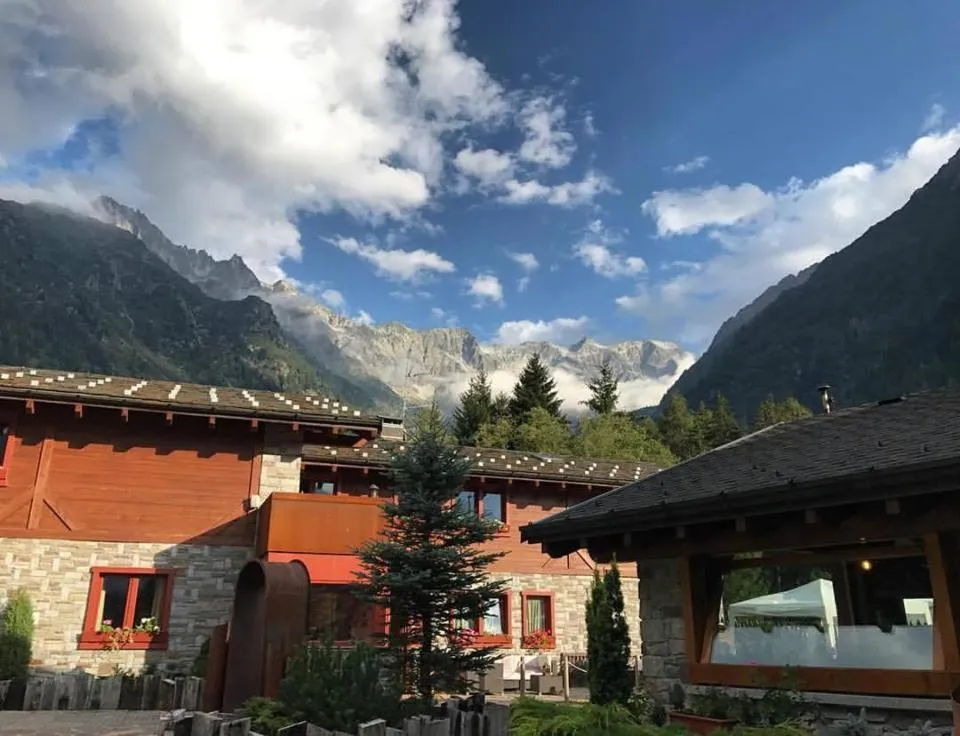 Property building in La Tana dell'orso Hotel & SPA