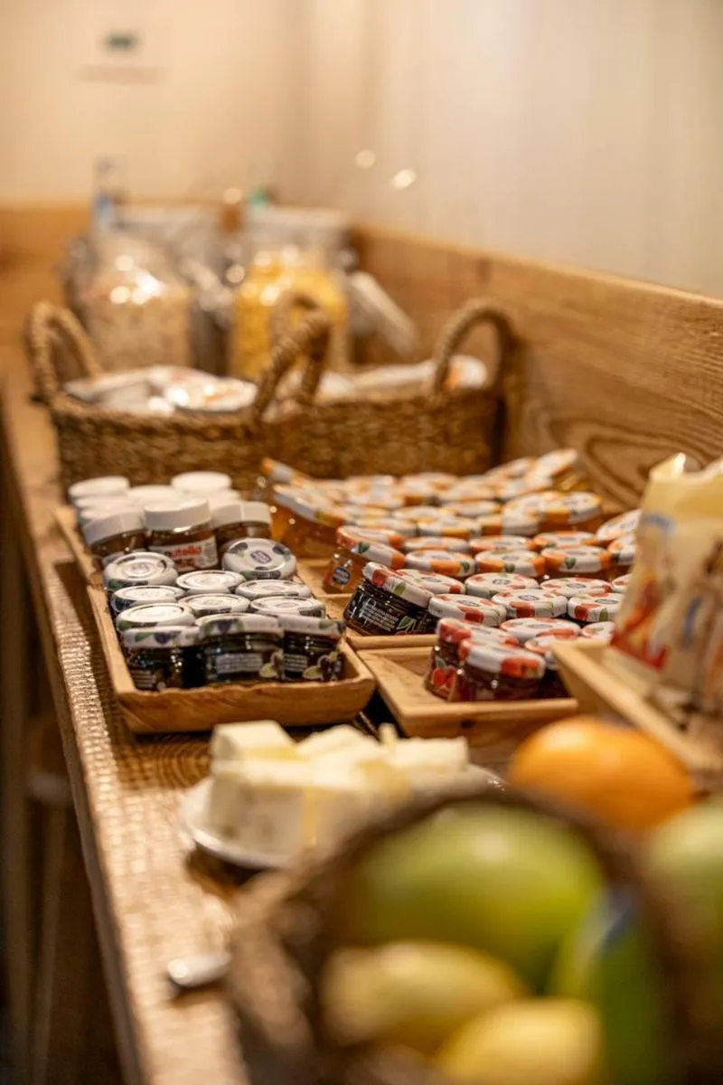 Buffet breakfast in La Tana dell'orso Hotel & SPA