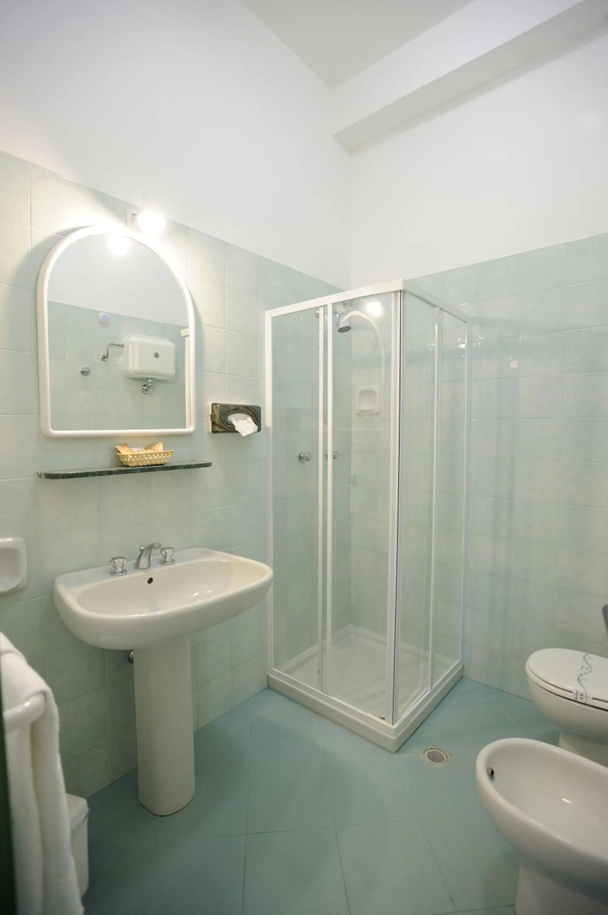 Shower in L'Approdo di Angelino