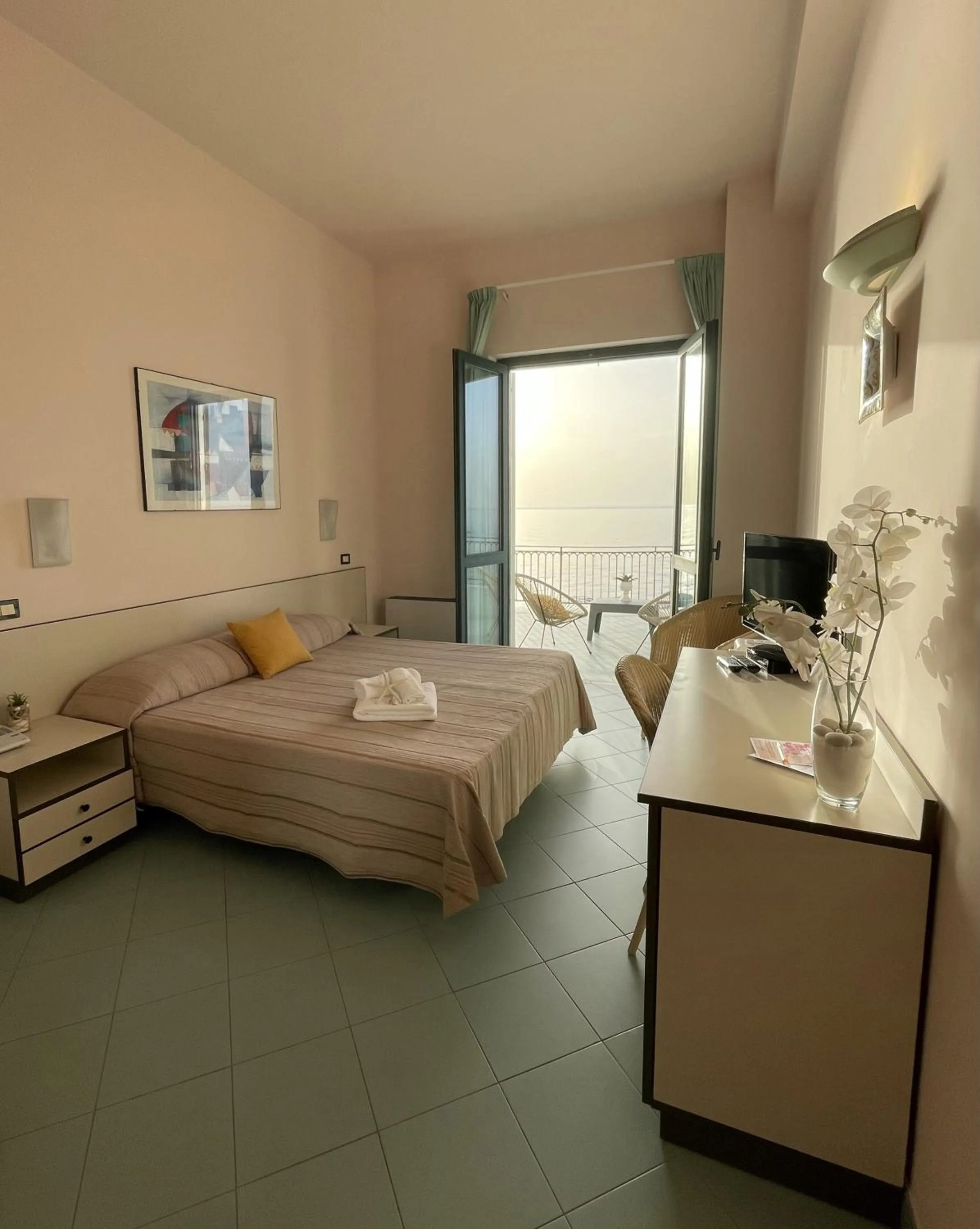 Photo of the whole room, Bed in L'Approdo di Angelino