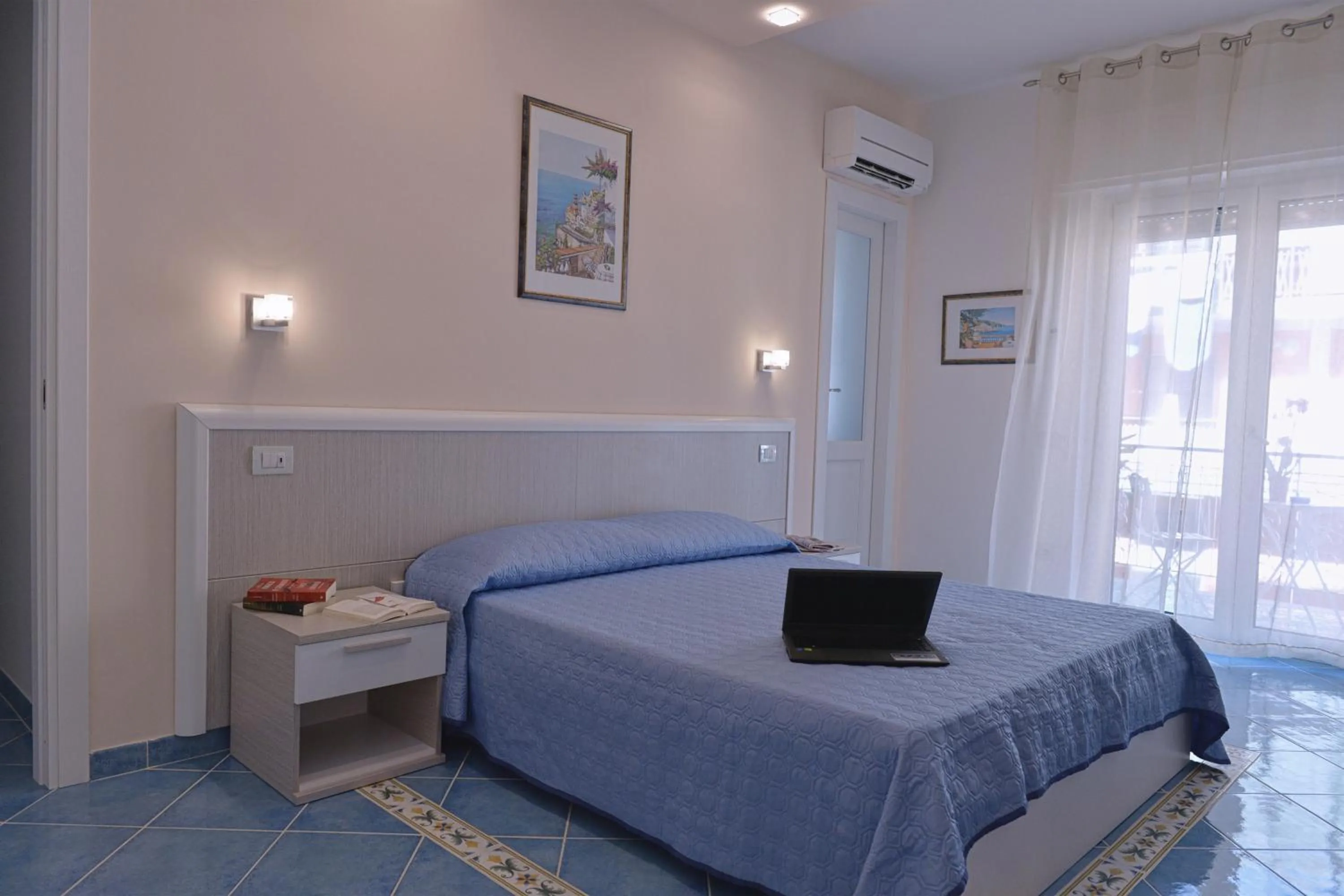 Photo of the whole room, Bed in Acquamarine Maiori Amalfi Coast