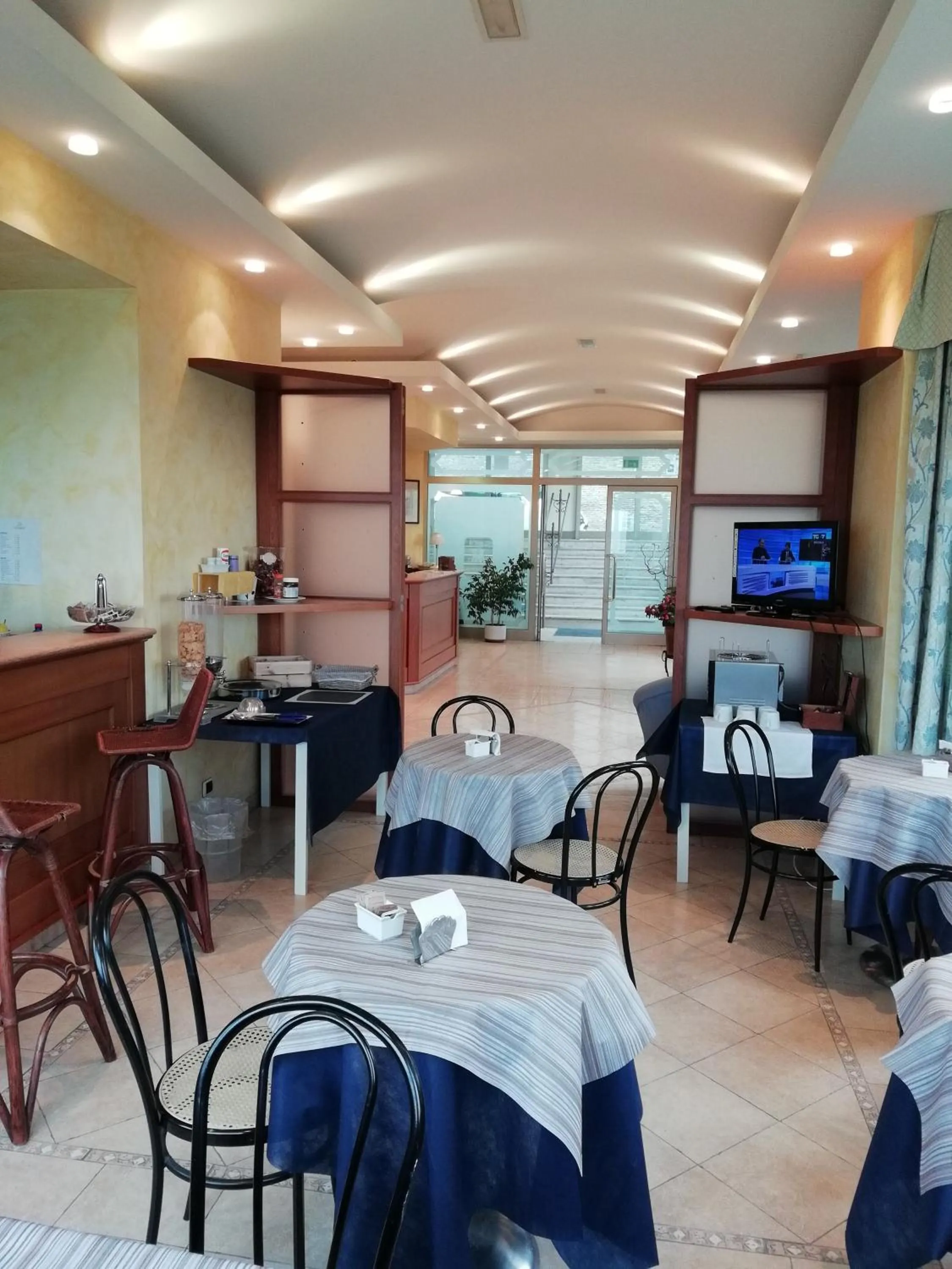 Communal lounge/ TV room in Hotel La Fonte