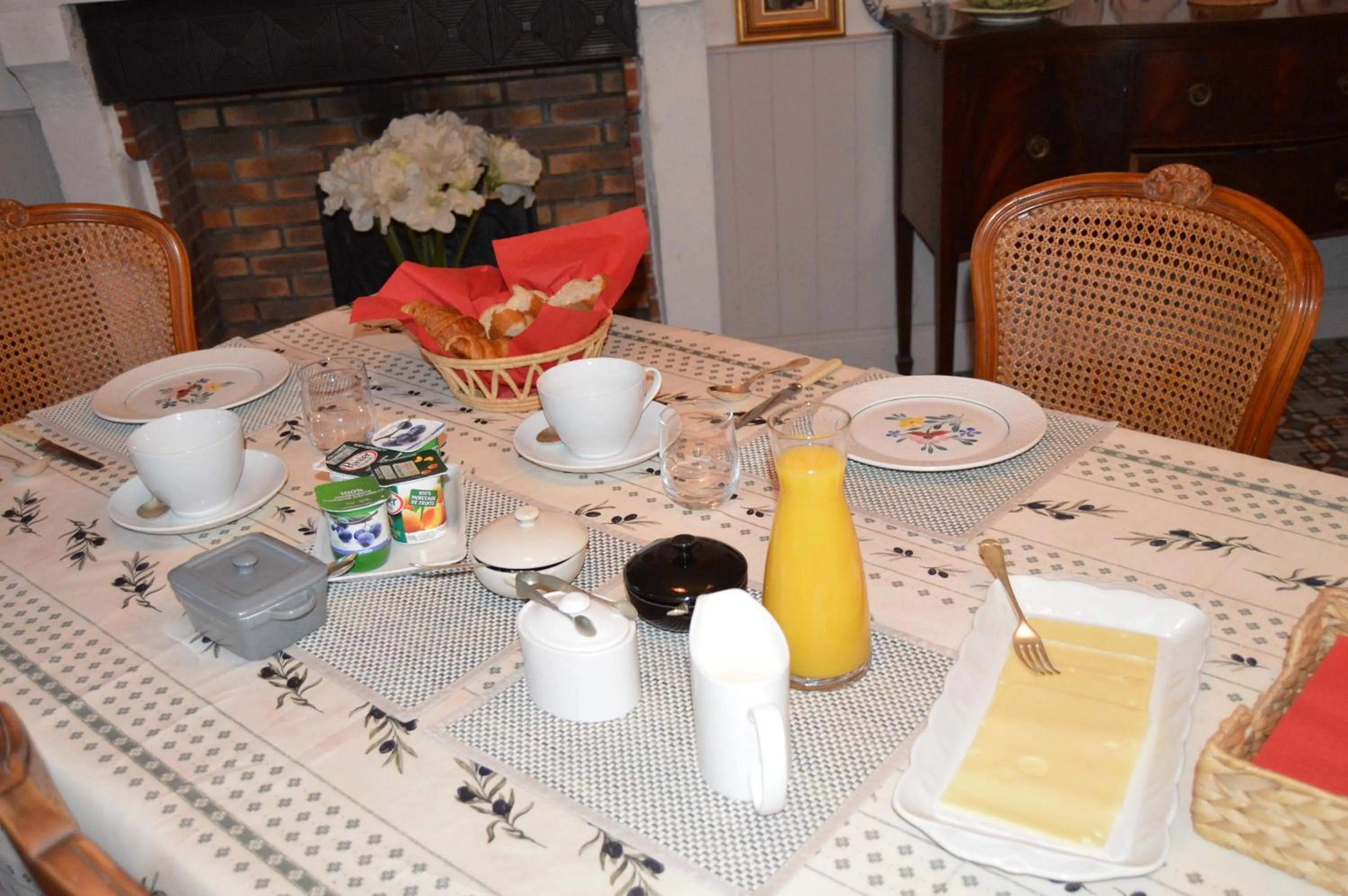 Food and drinks in La Vieille Distillerie