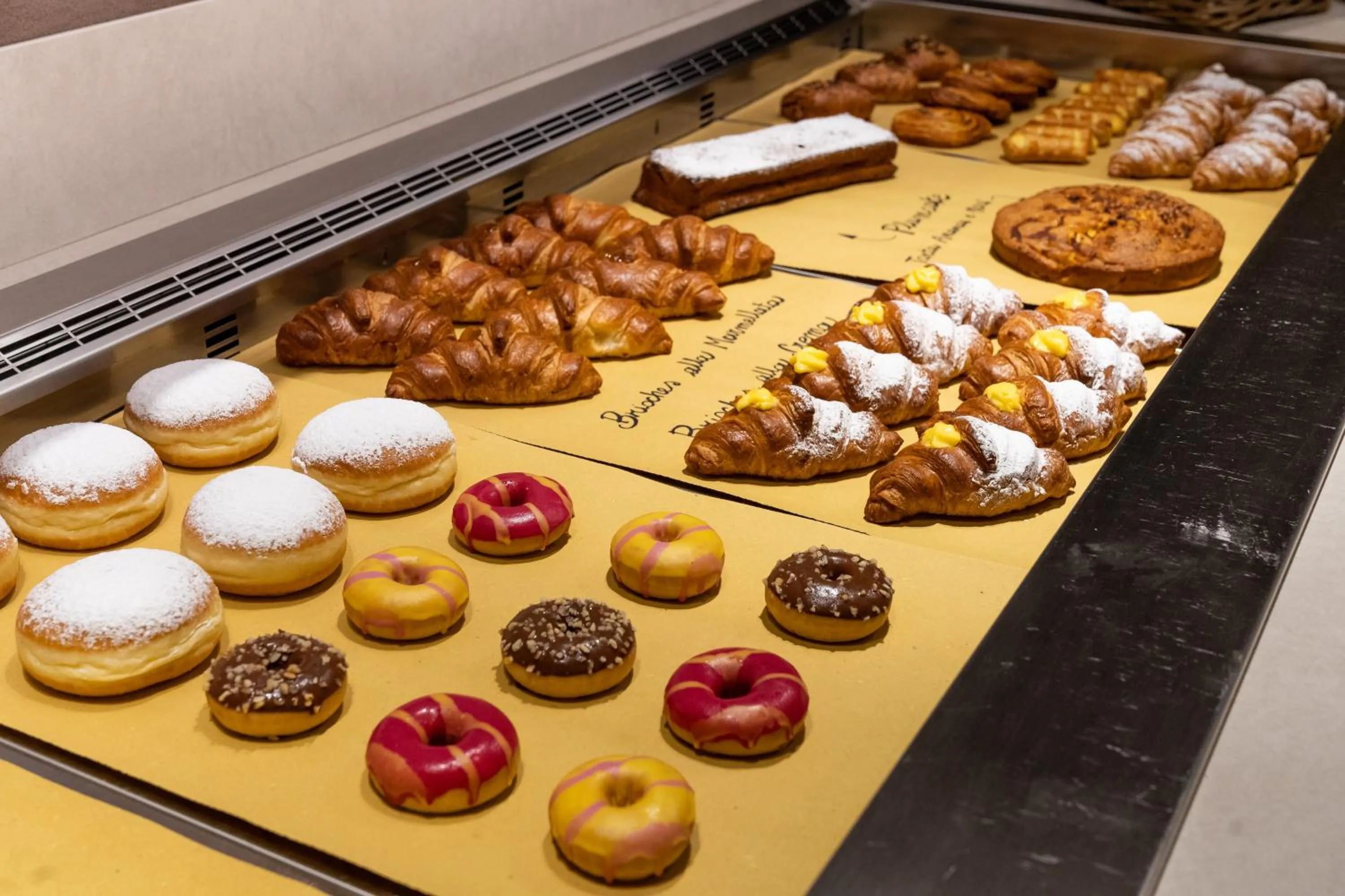 Breakfast in Hotel Columbia