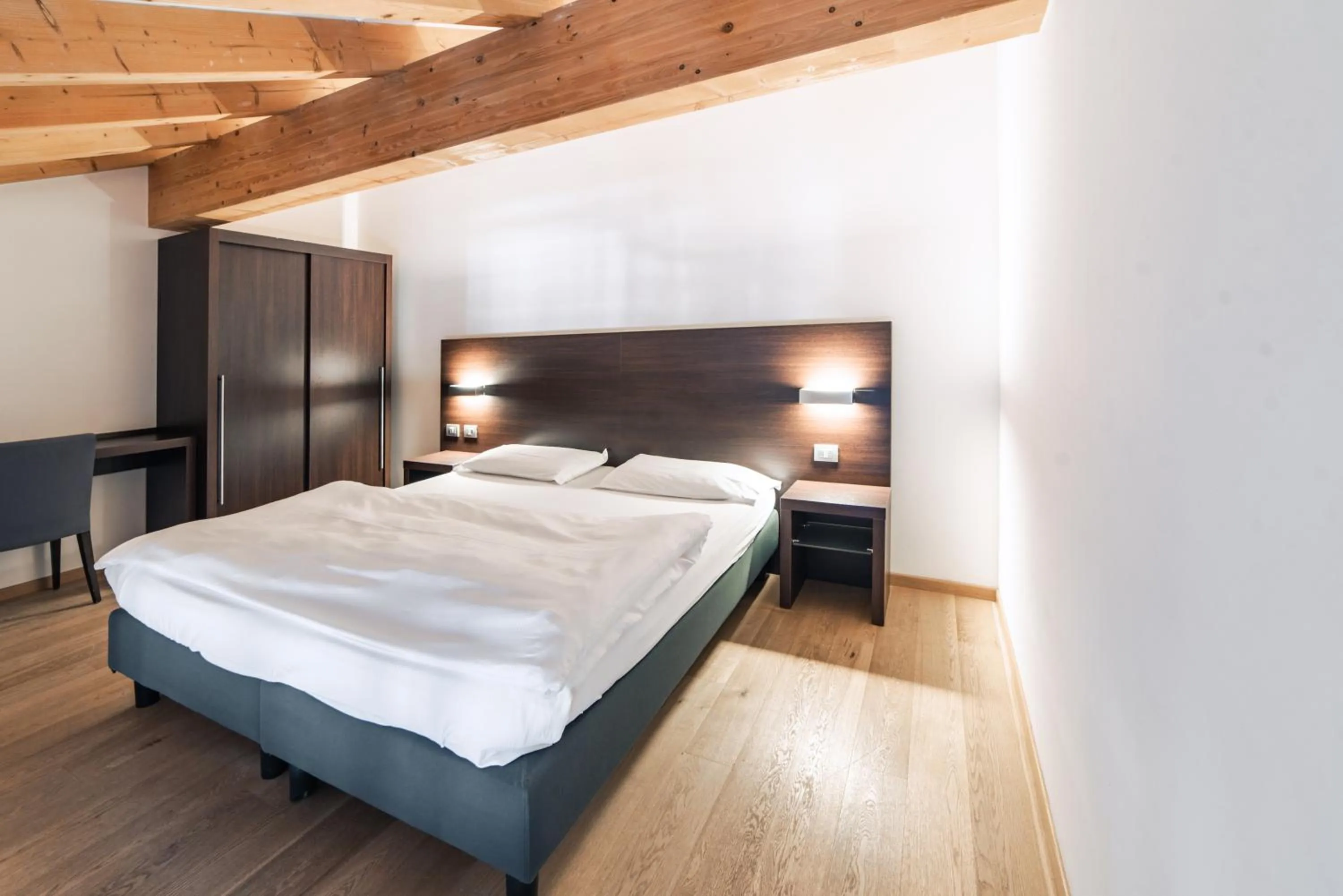 Bed in Hotel Montana