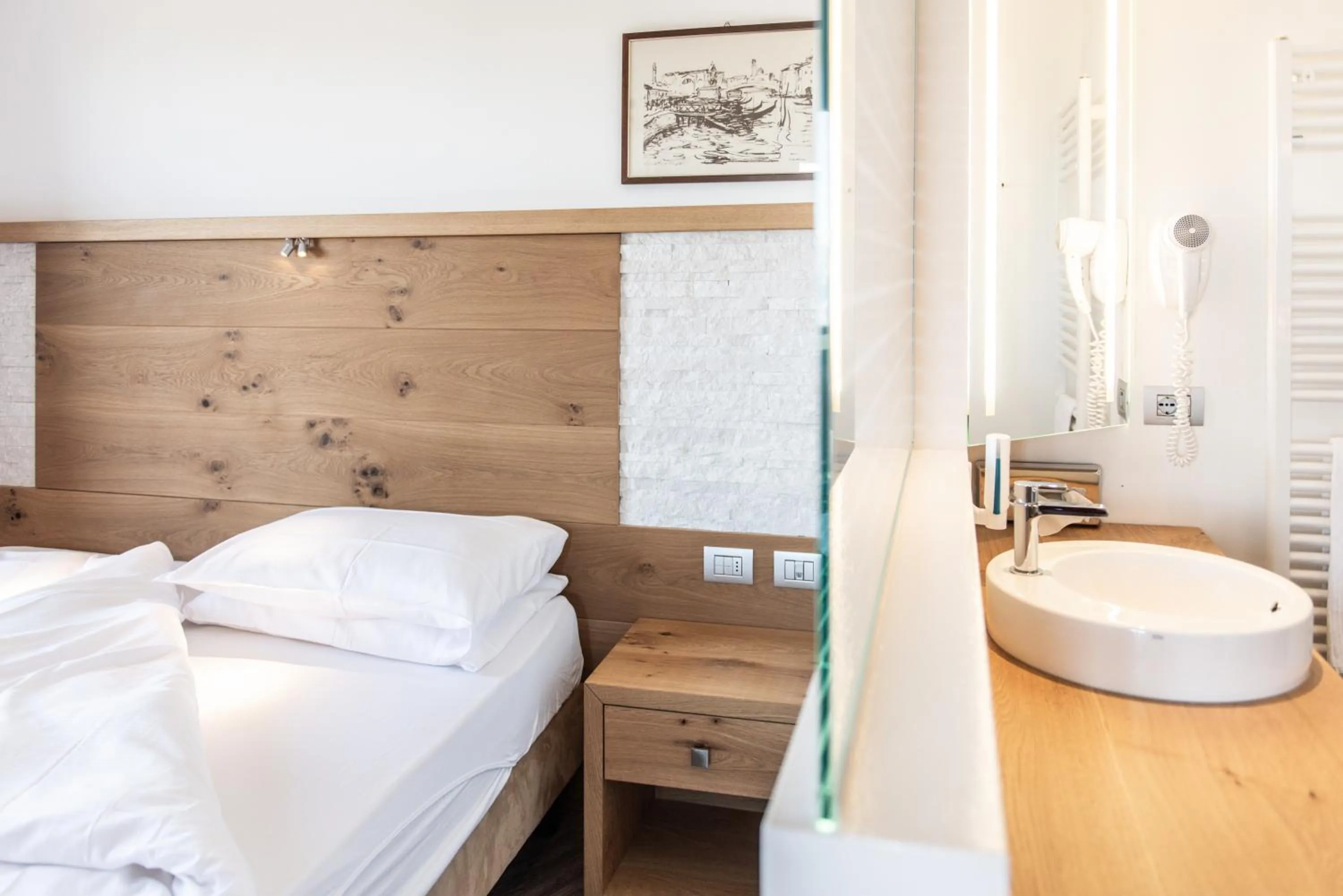 Decorative detail, Bed in Hotel Montana