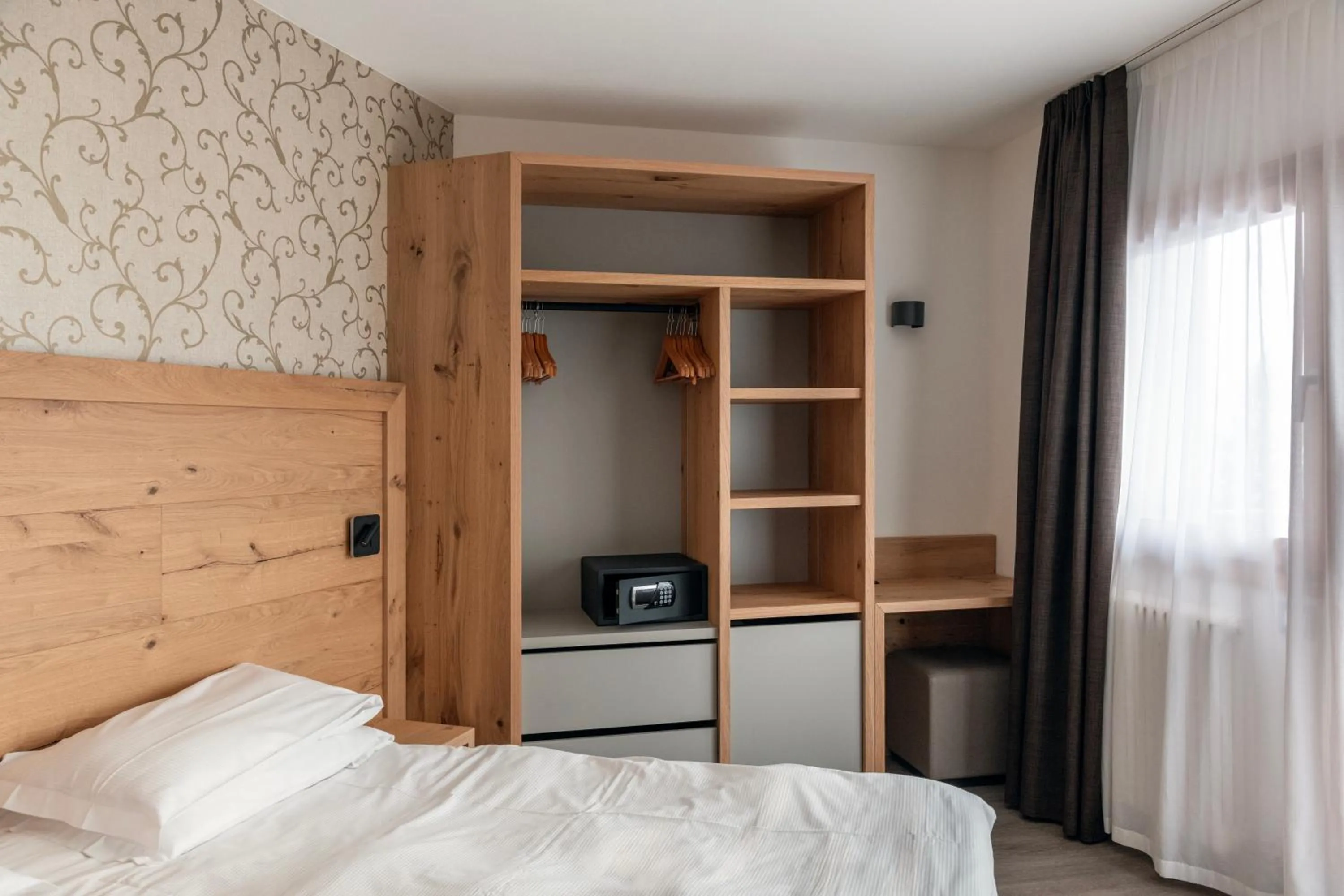 Bedroom, Bed in Hotel Montana