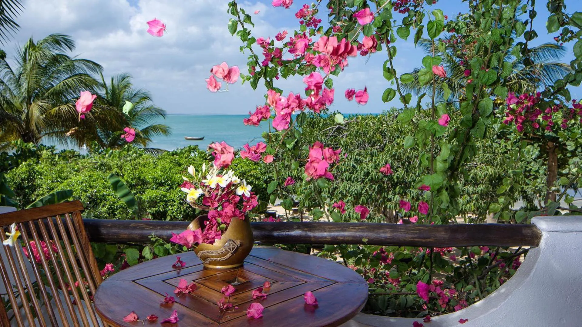 Decorative detail in My Blue Hotel