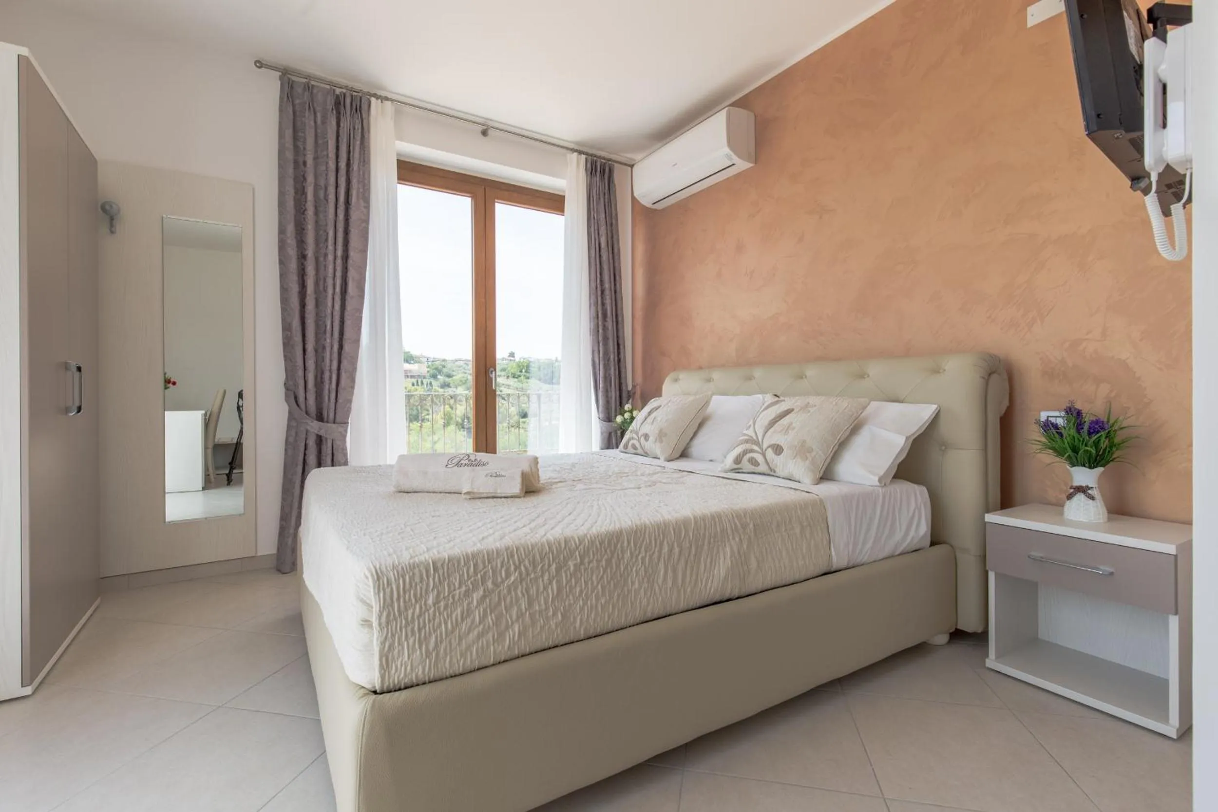 Day, Bed in B&B Paradiso