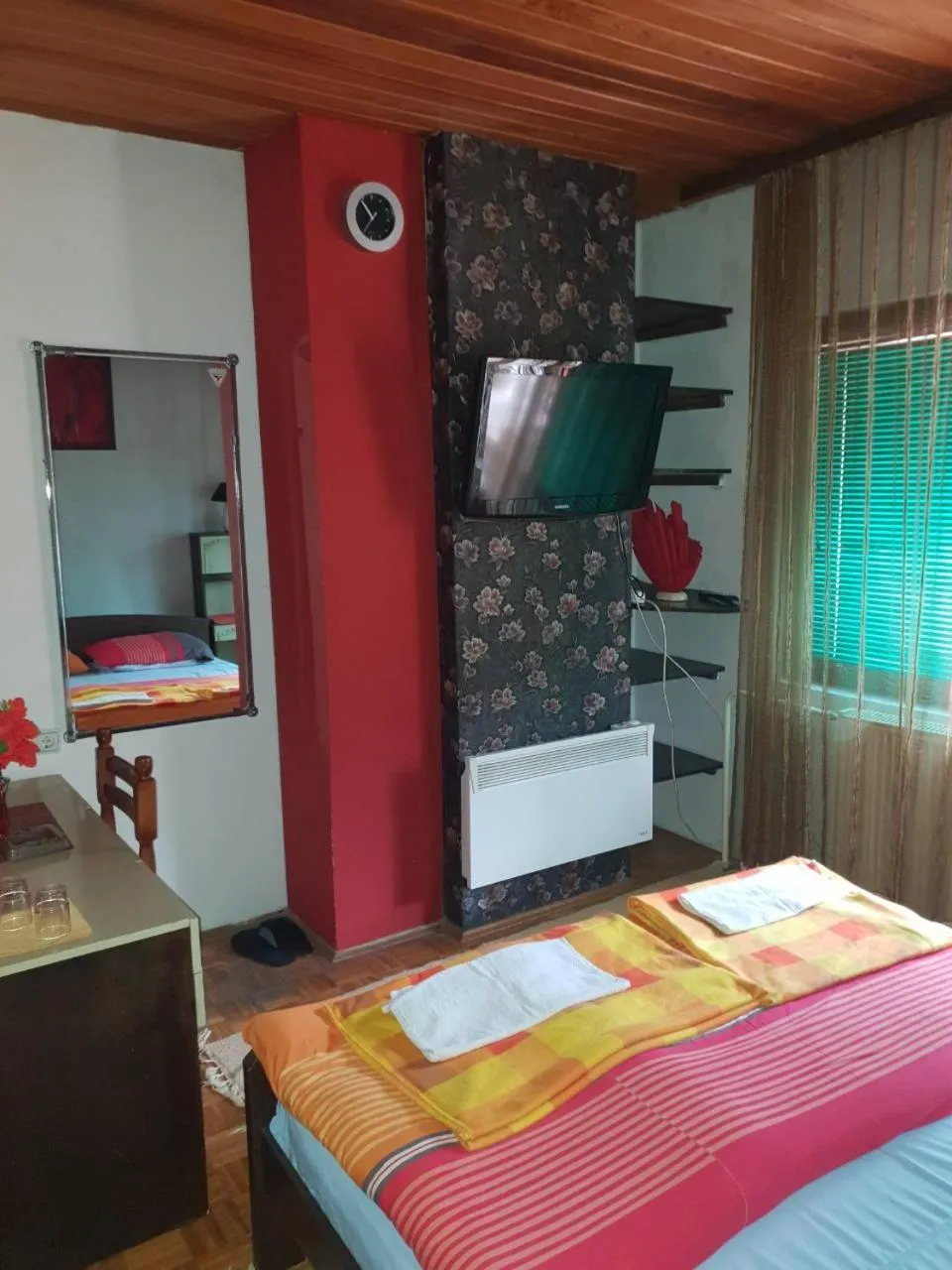 Photo of the whole room, Bed in Vila De turist