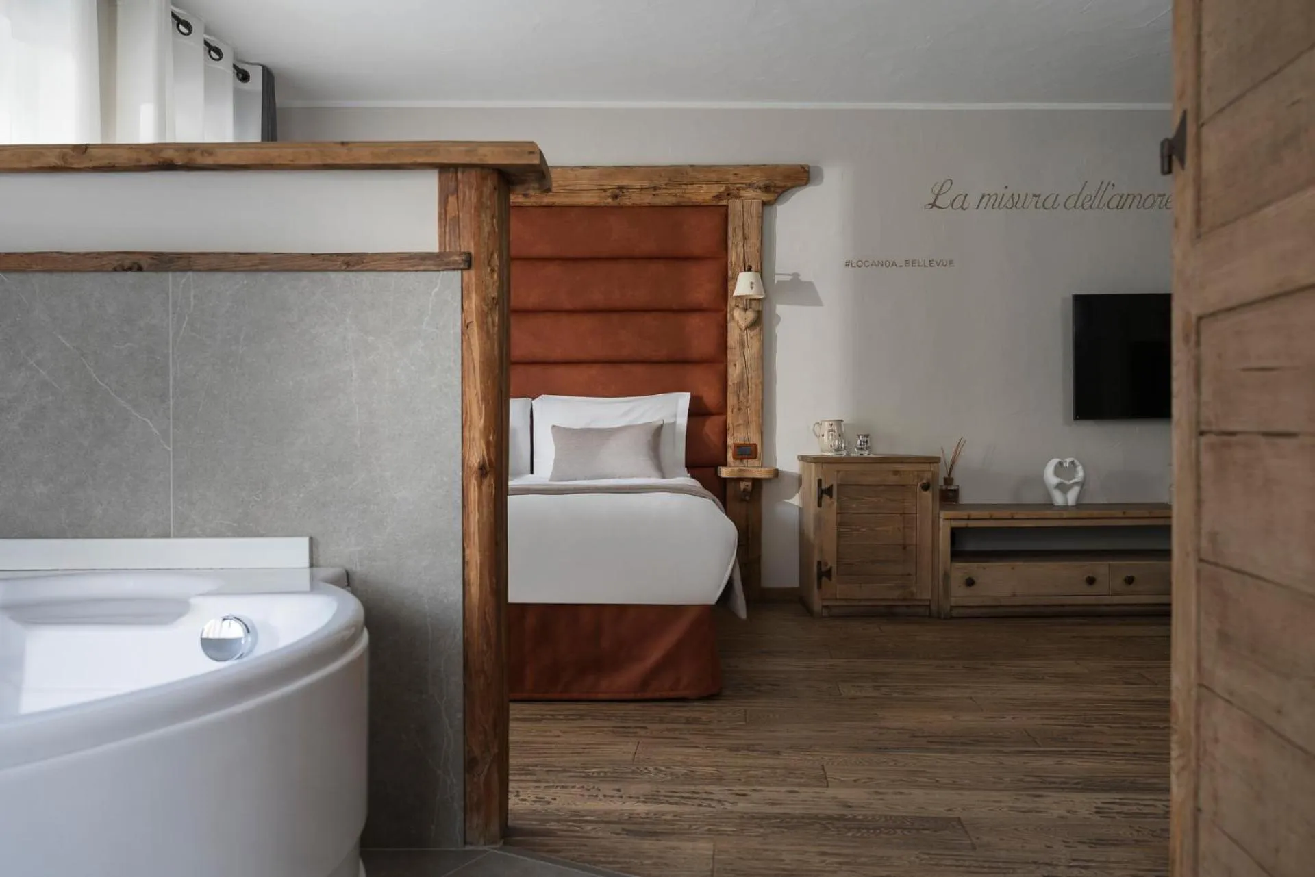 Photo of the whole room, Bed in Locanda Bellevue