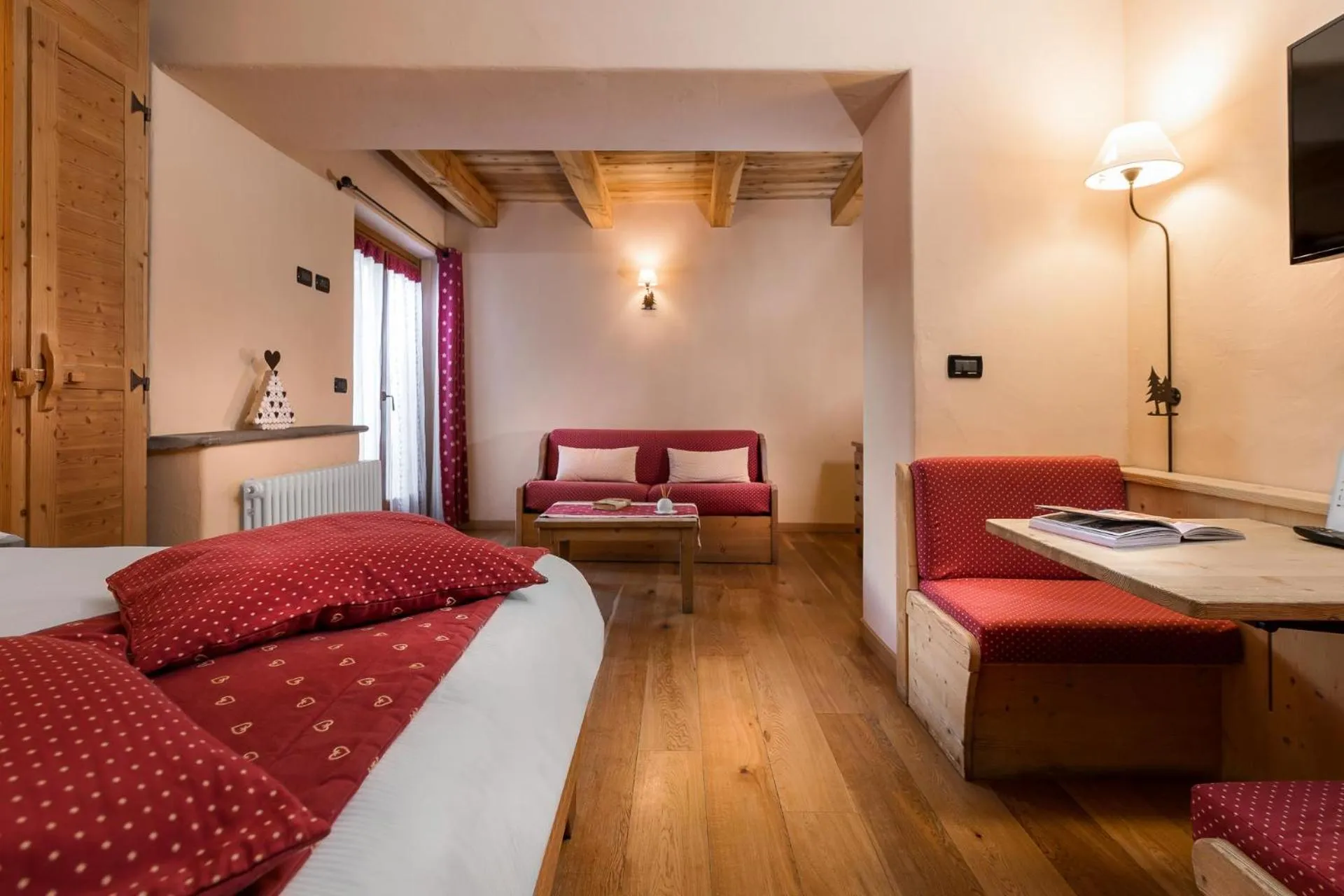 Photo of the whole room, Bed in Locanda Bellevue