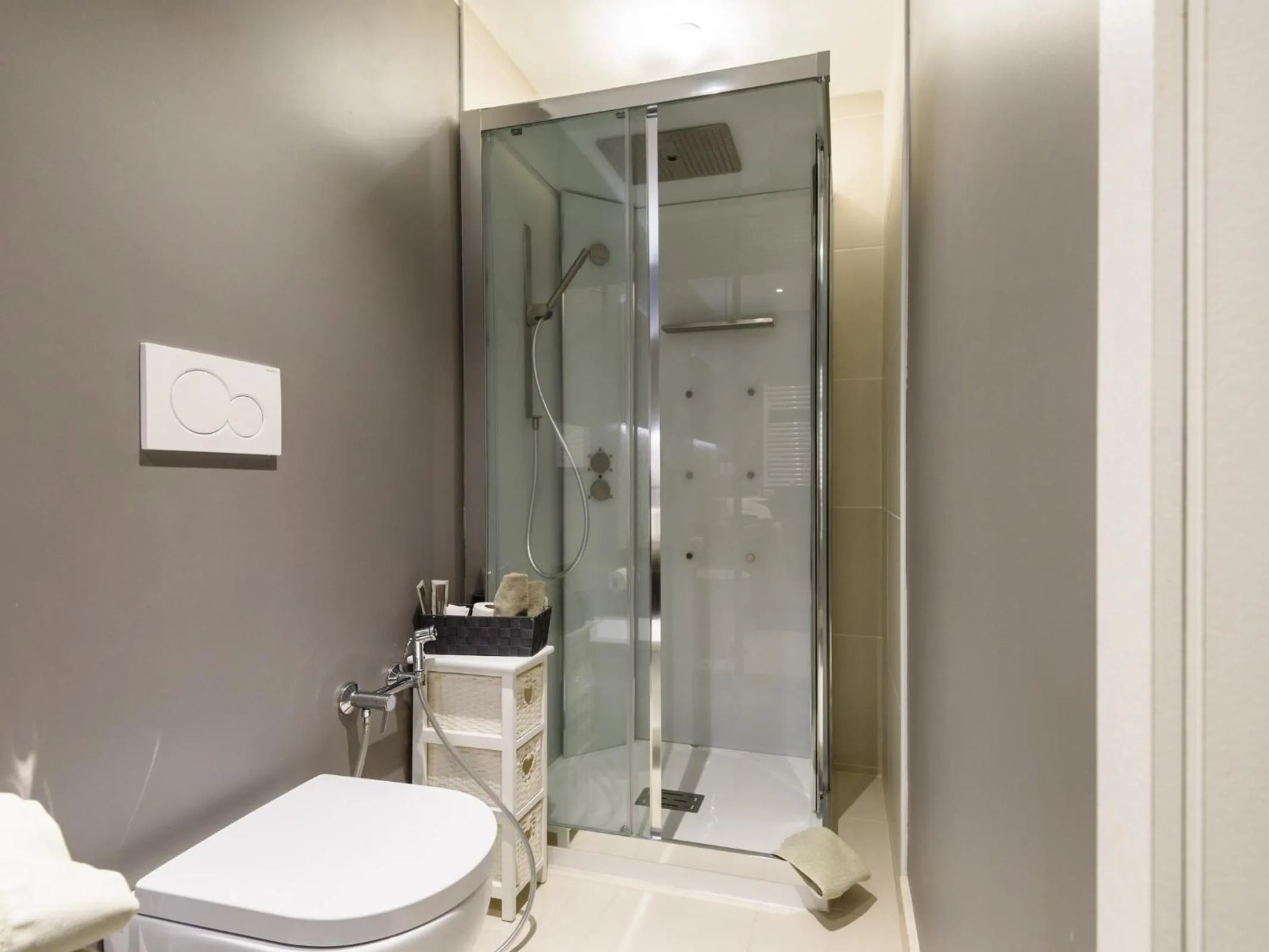 Bathroom in La Terrazza Sul Campo-Rooms Only