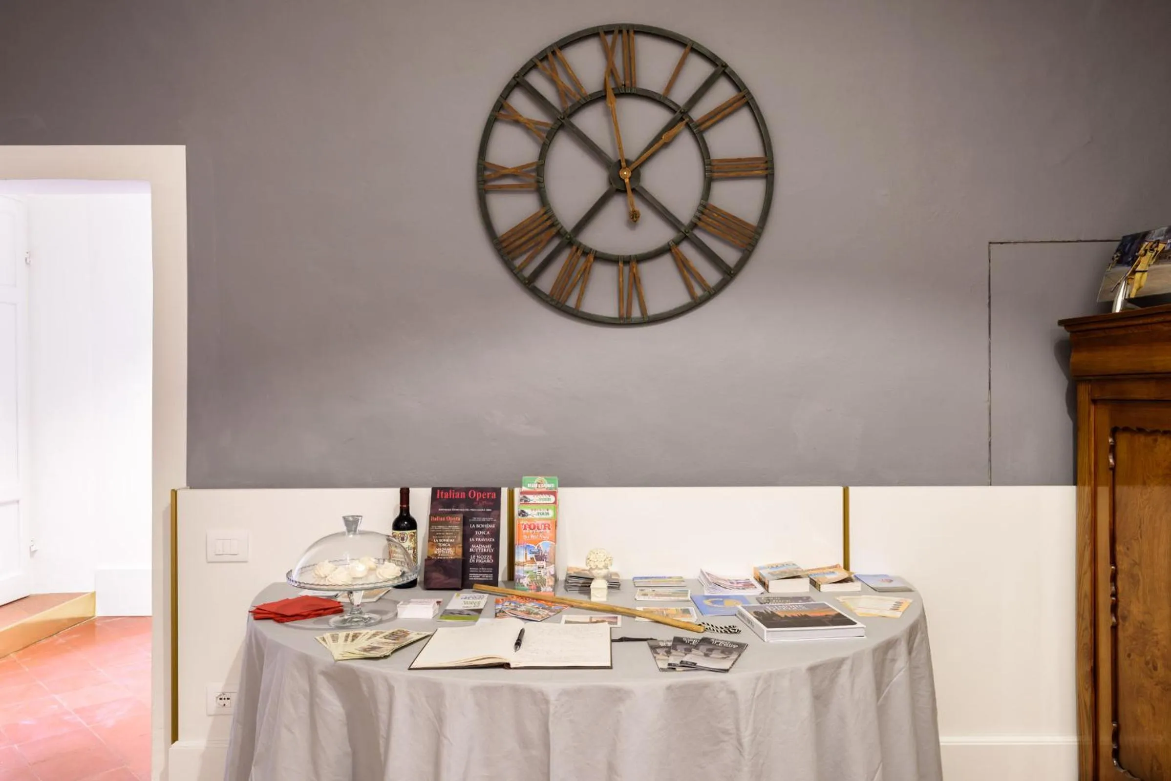 Lobby or reception in La Terrazza Sul Campo-Rooms Only