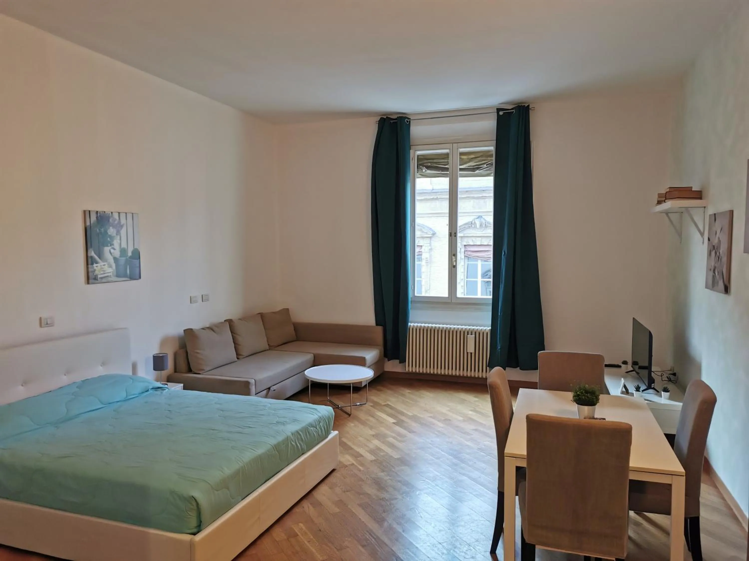 Photo of the whole room, Bed in Residenza Piazza Santo Stefano