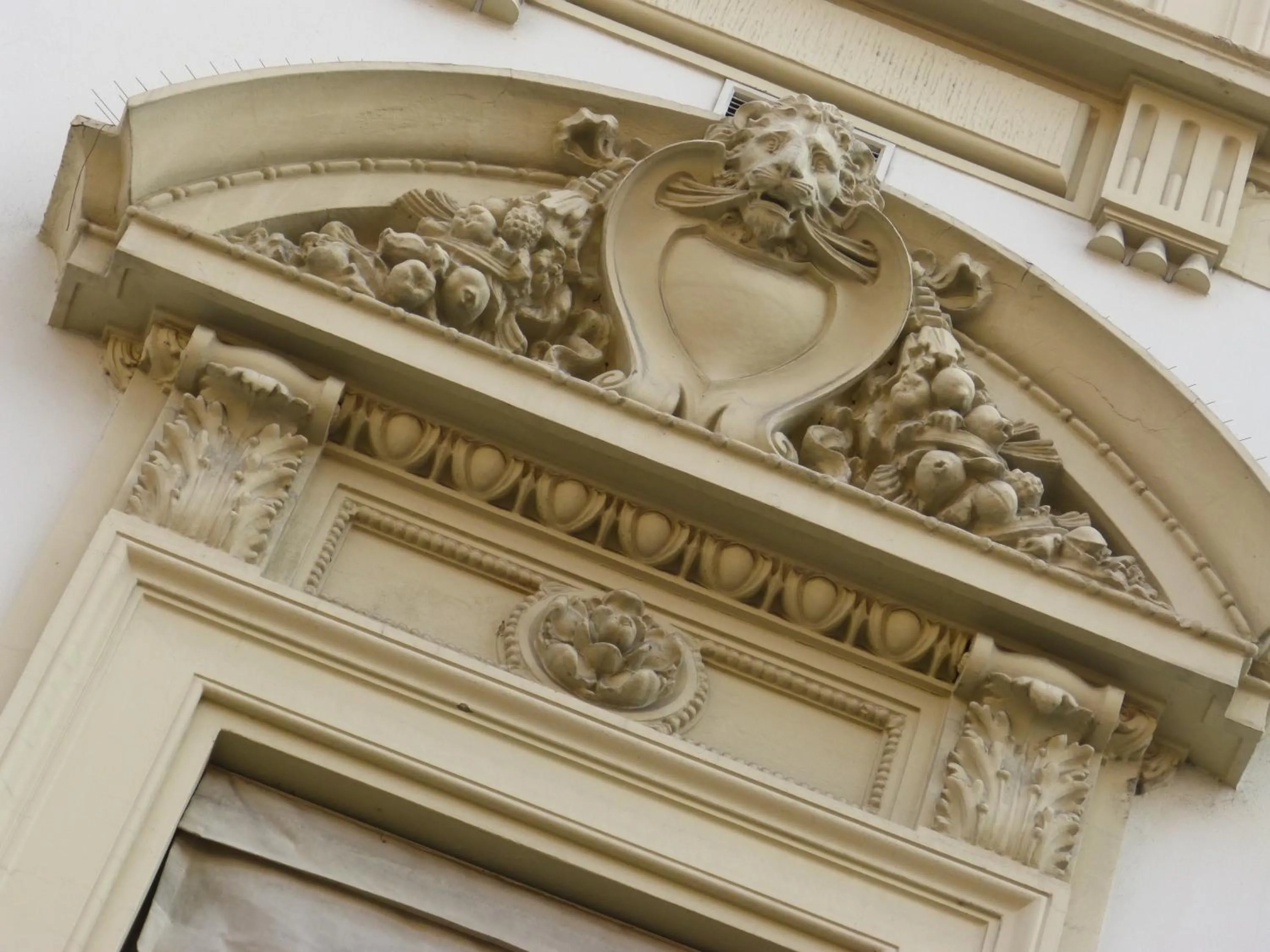 Decorative detail in Residenza Piazza Santo Stefano