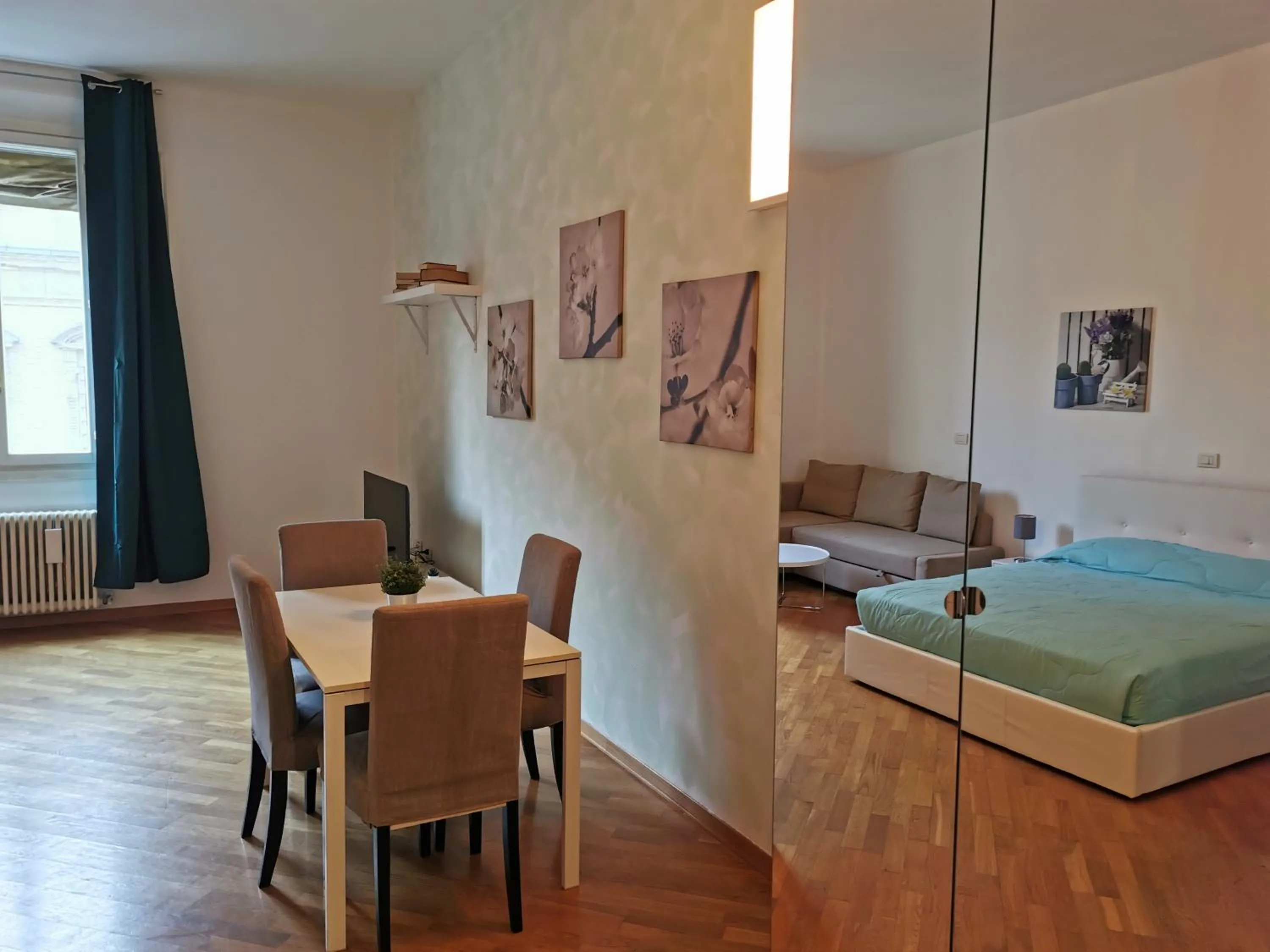 Dining area in Residenza Piazza Santo Stefano