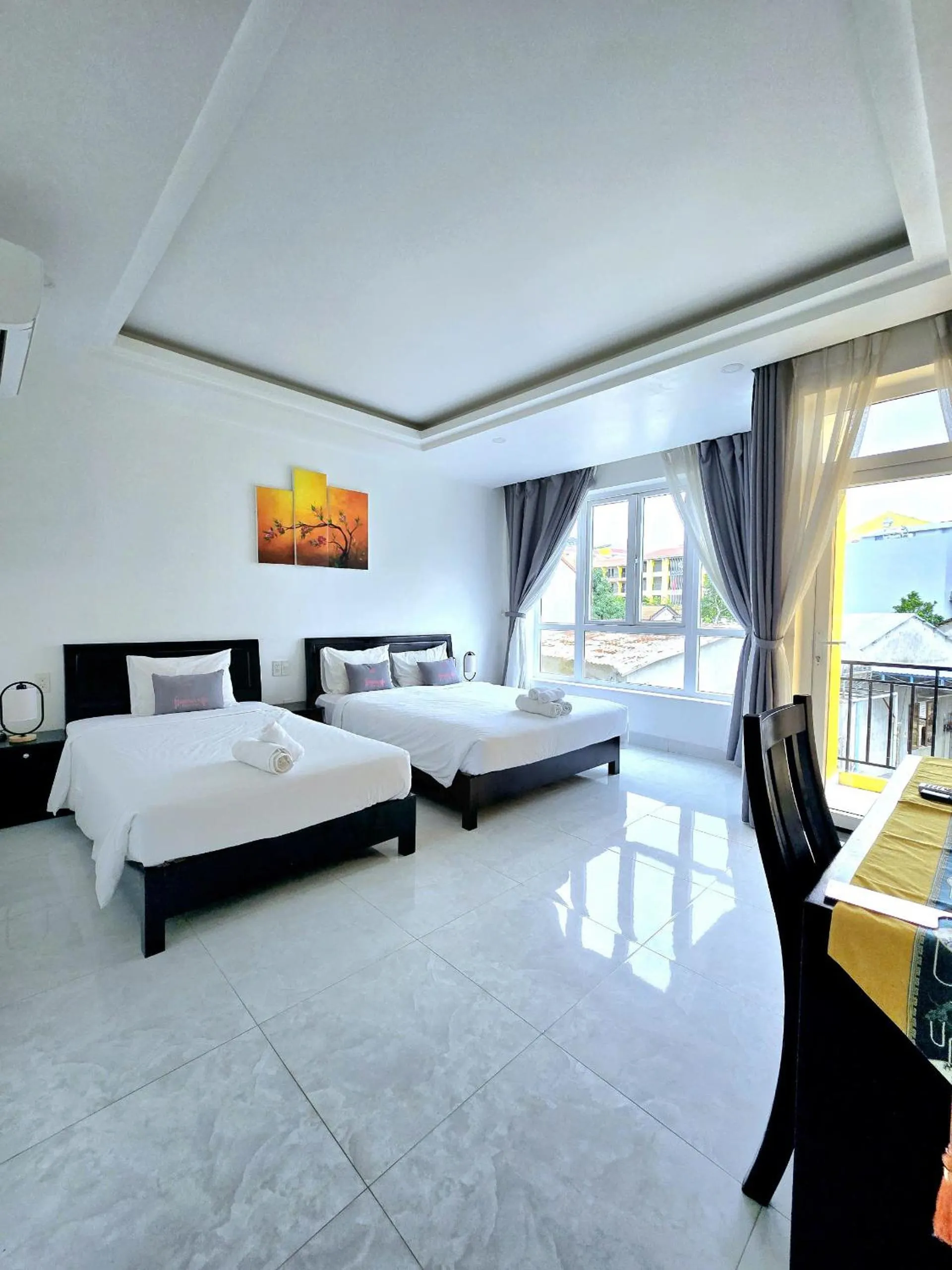 Bed in Flamingo Villa Homestay - Big Rooms with Balcony - Close to Hoi An Old Town 200m & Temple Bridge - Large Outside Pool for Sun Bathing