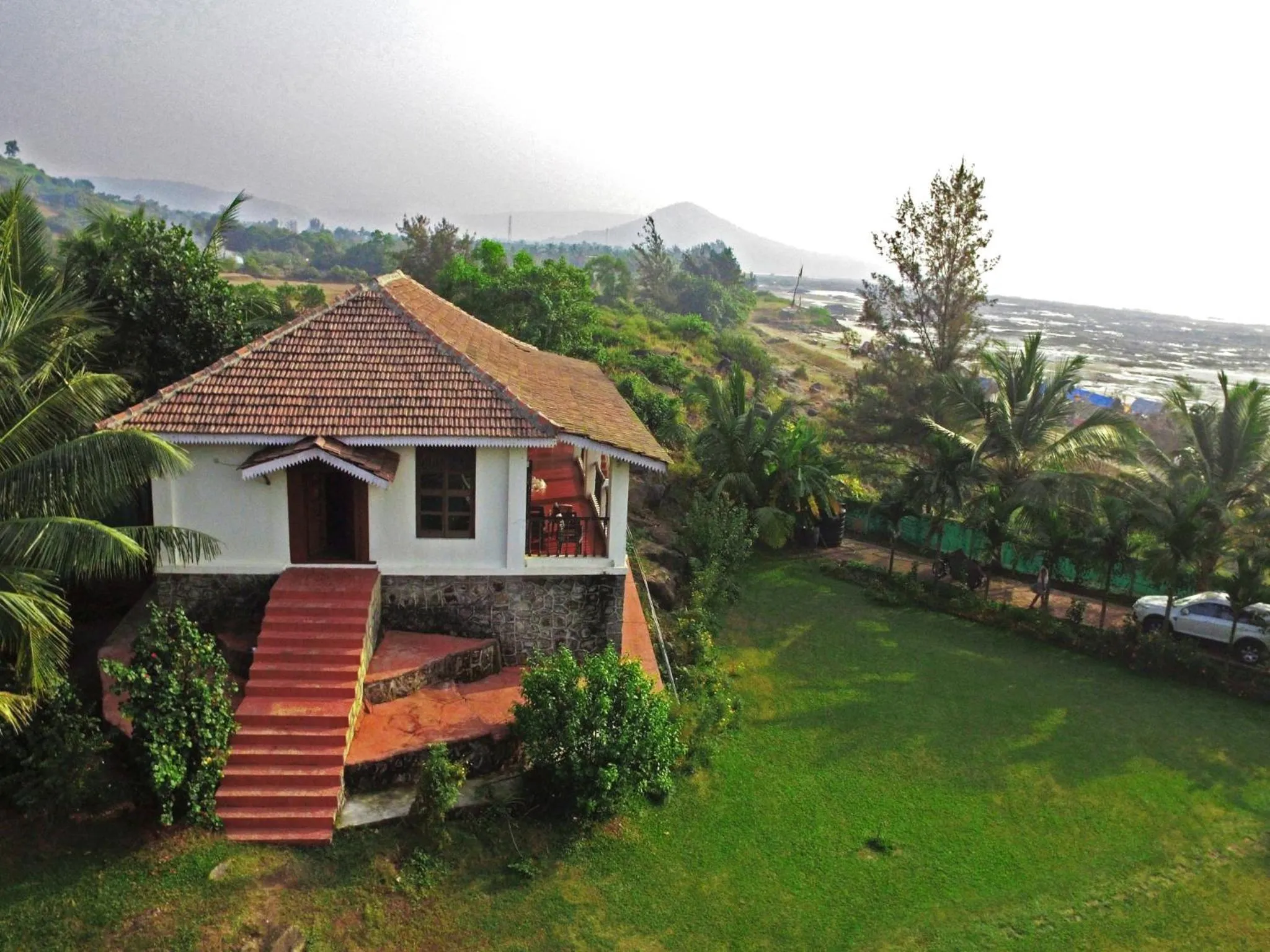 SaffronStays Salt Rim on the Beach, Korlai
