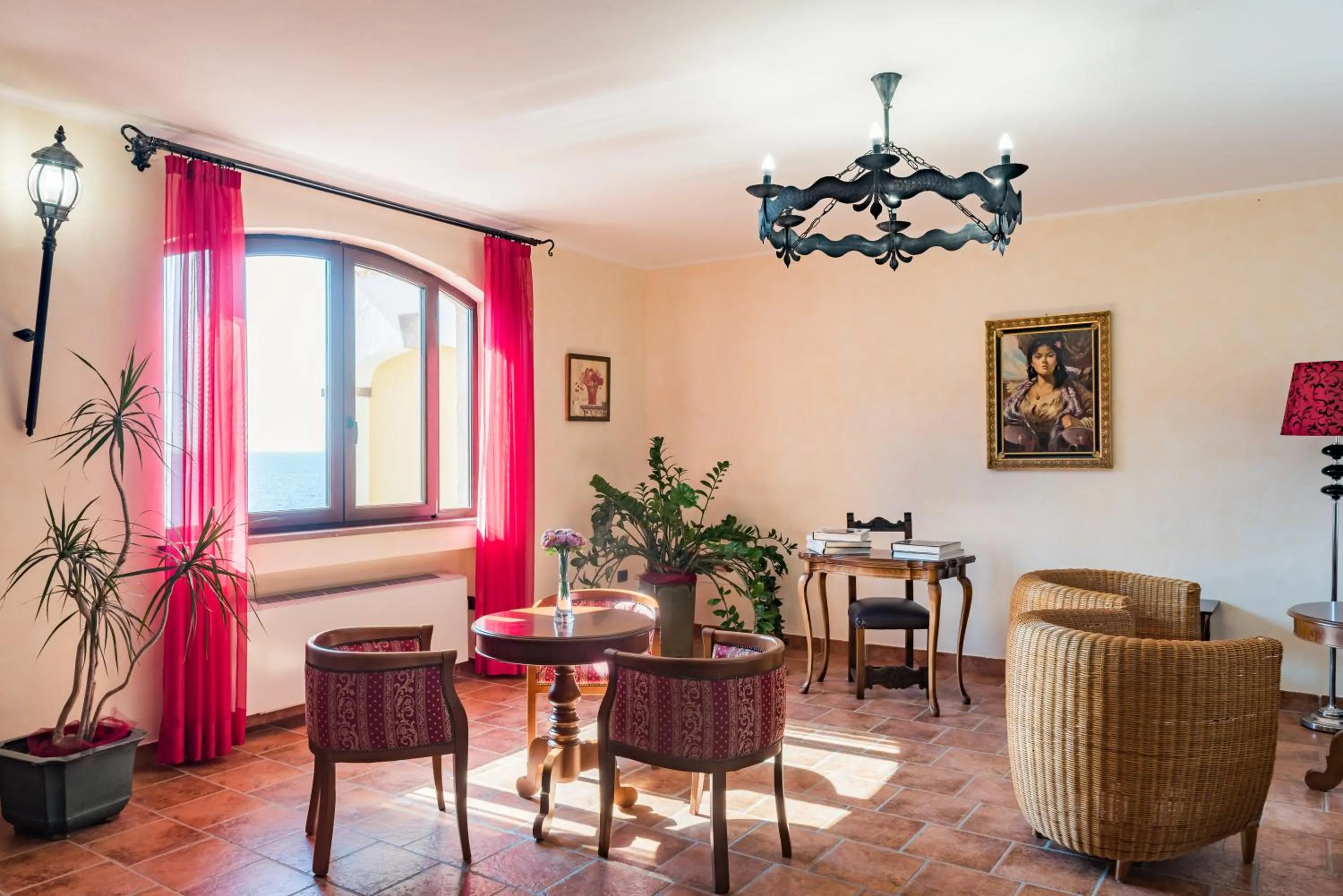 Communal lounge/ TV room in Hotel Lido degli Spagnoli Wellness & Spa