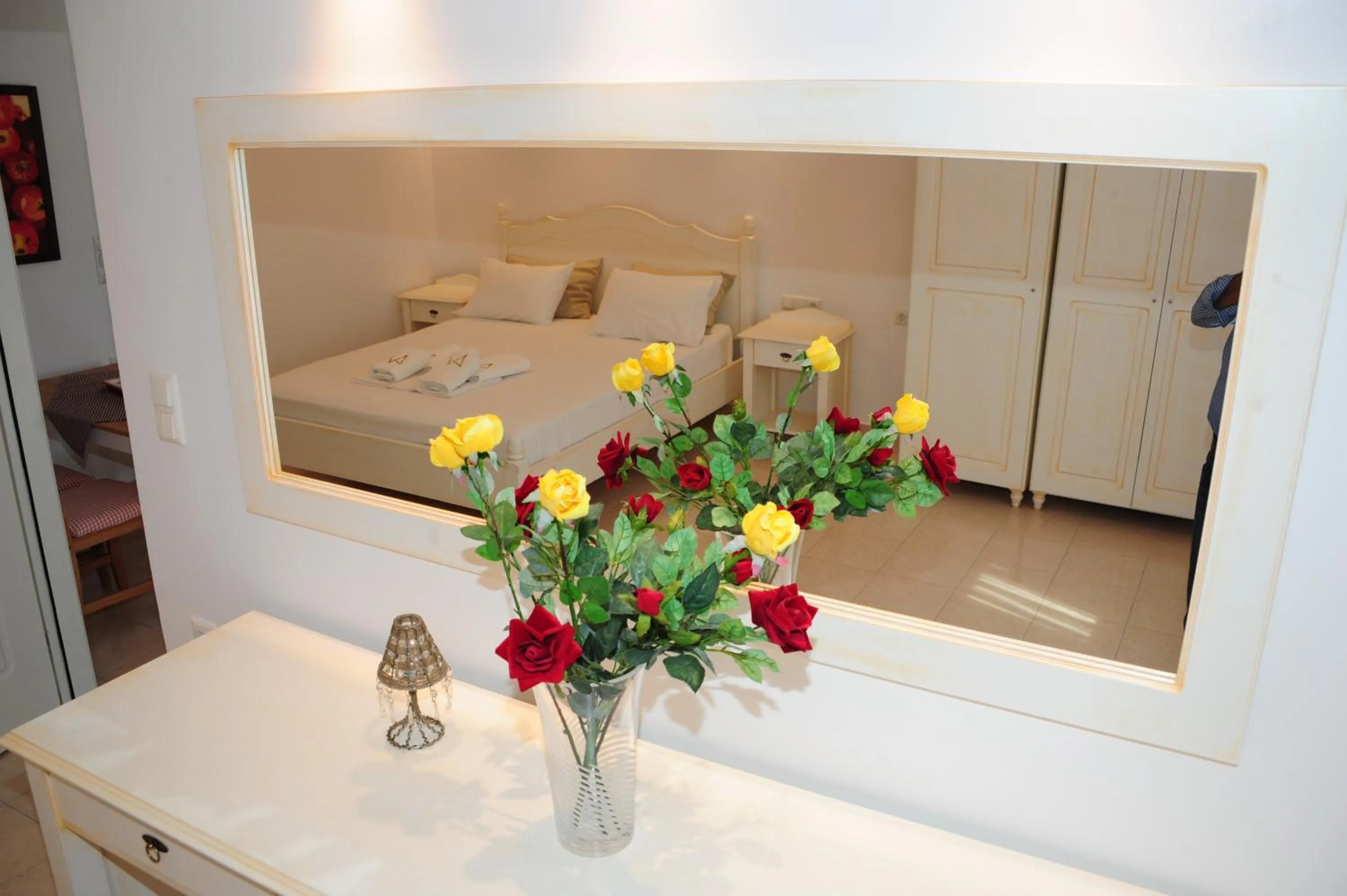 Decorative detail, Bed in Annita's Village Hotel