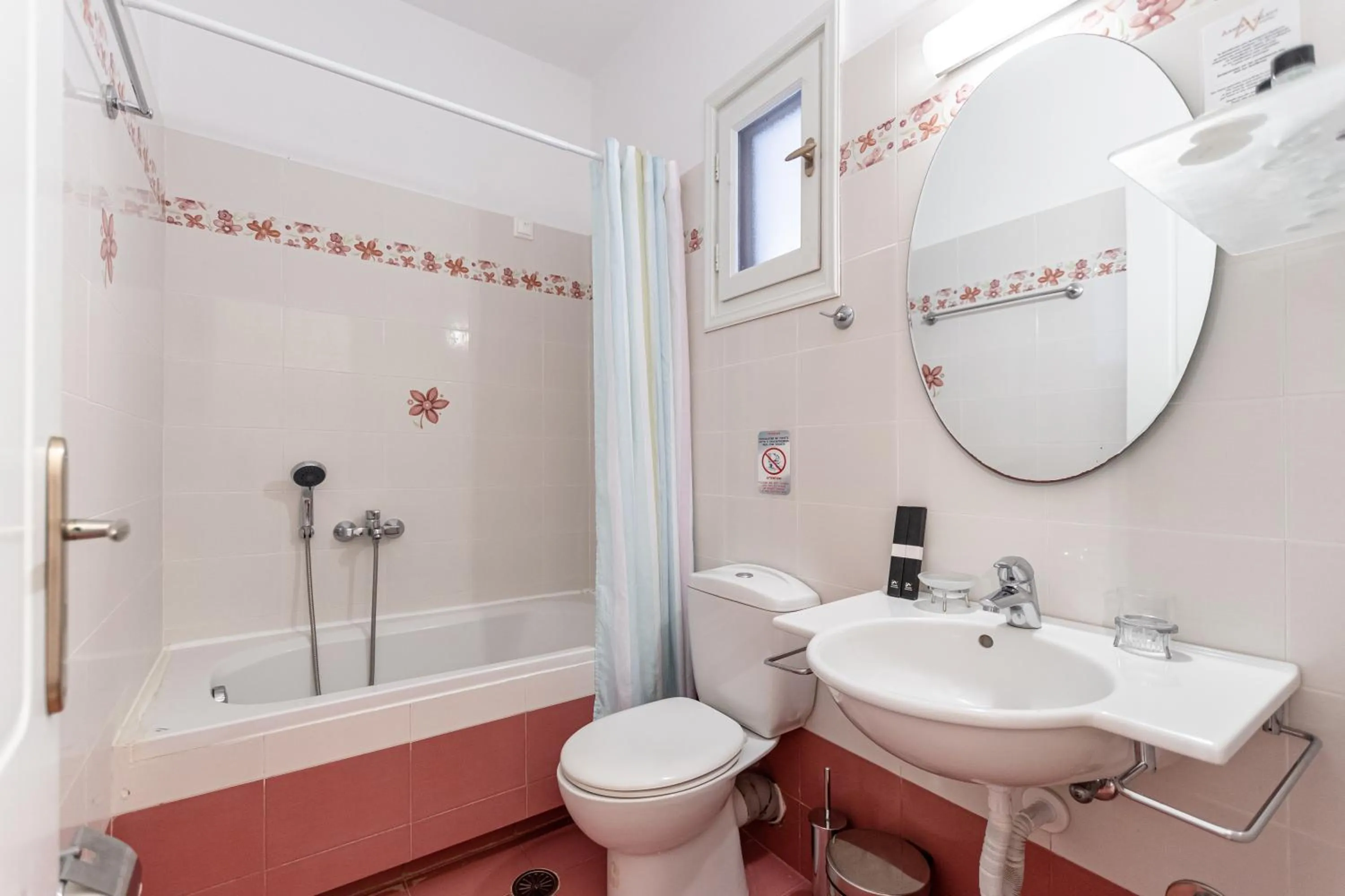 Annita's Village Hotel