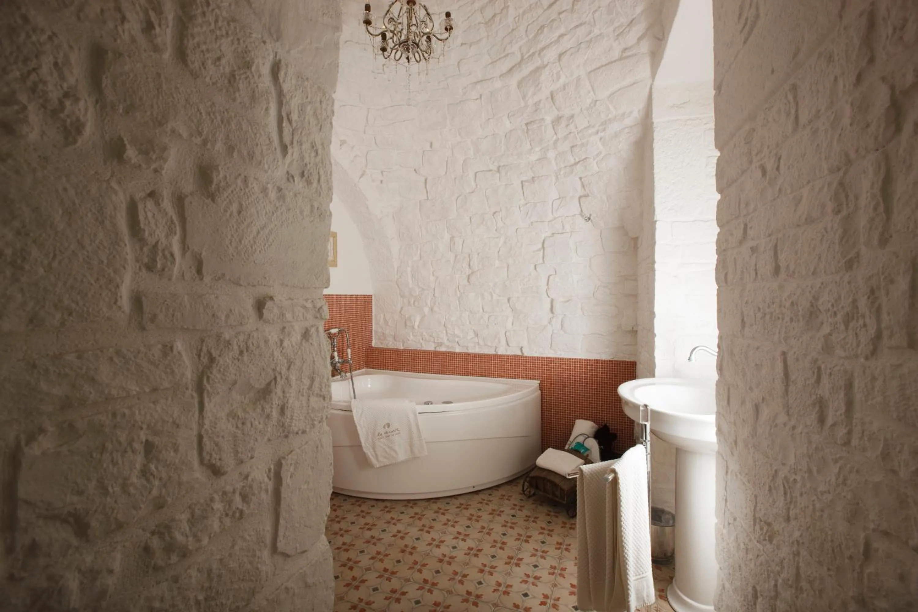 Bathroom in Le Alcove - Luxury Hotel nei Trulli