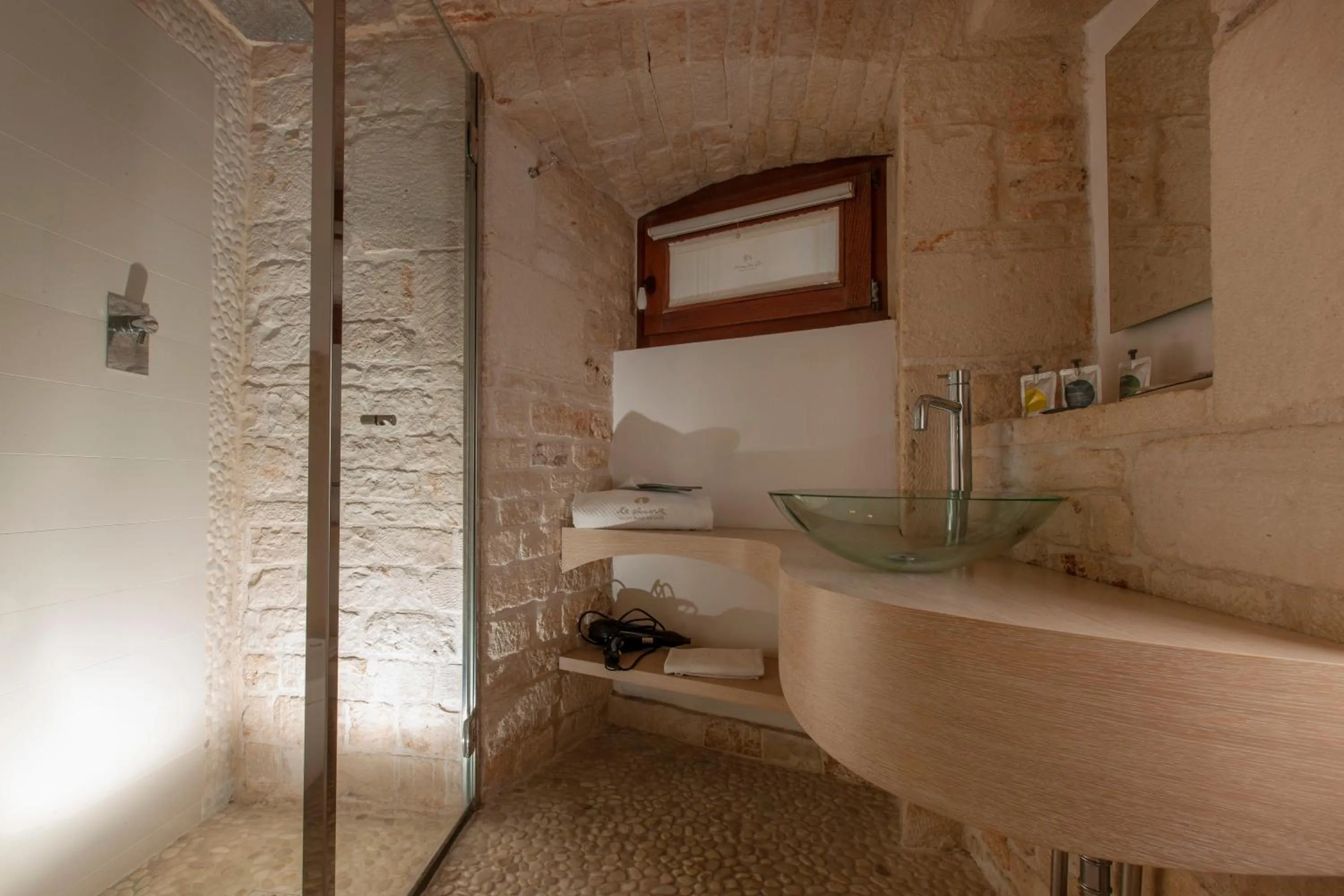 Shower in Le Alcove - Luxury Hotel nei Trulli