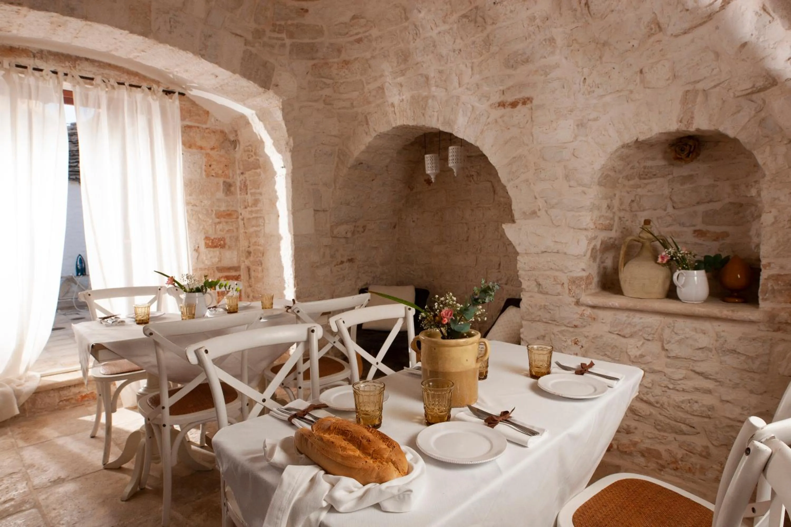 Food and drinks in Le Alcove - Luxury Hotel nei Trulli