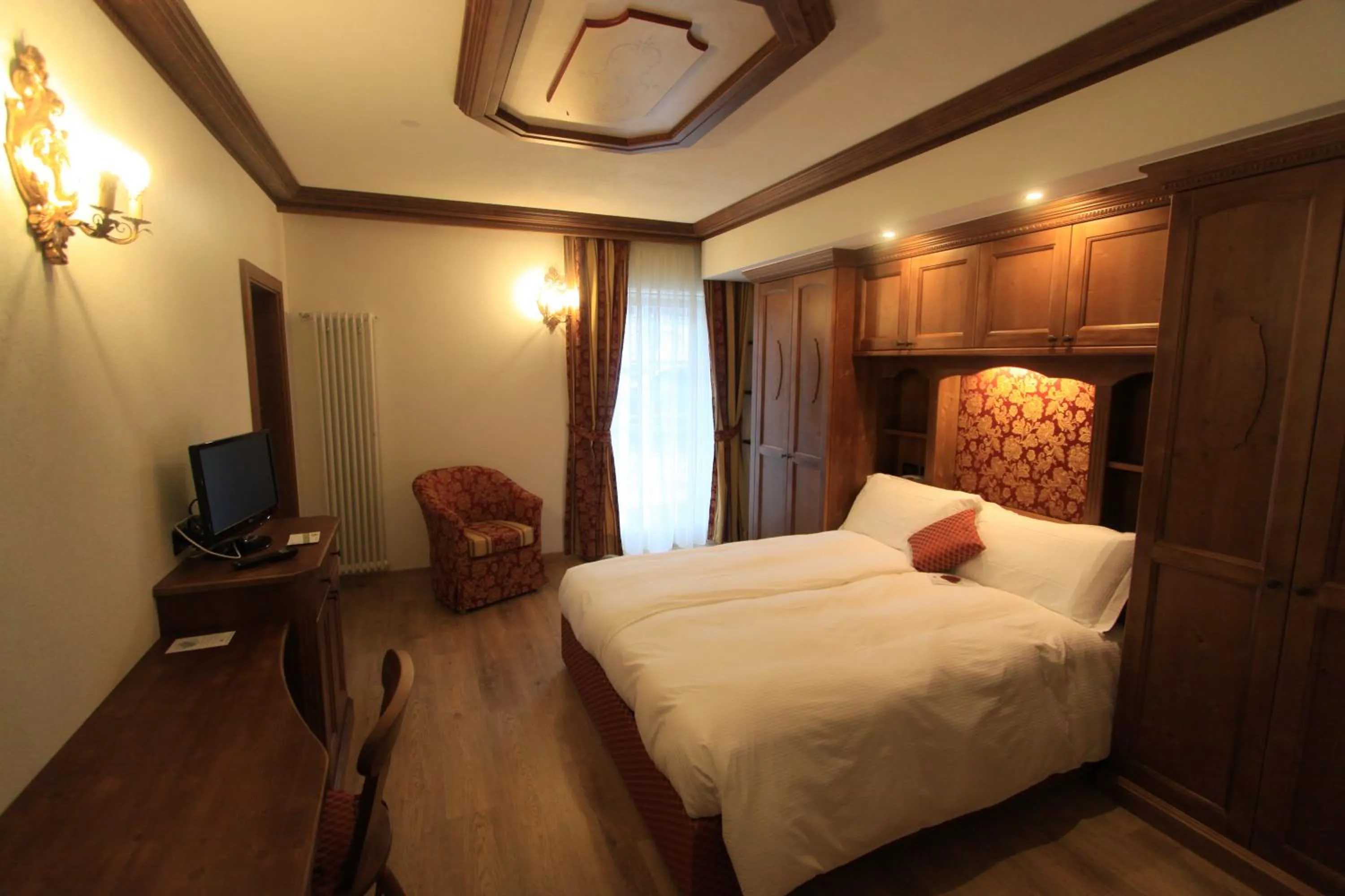 Day, Bed in Dolasilla Park Hotel