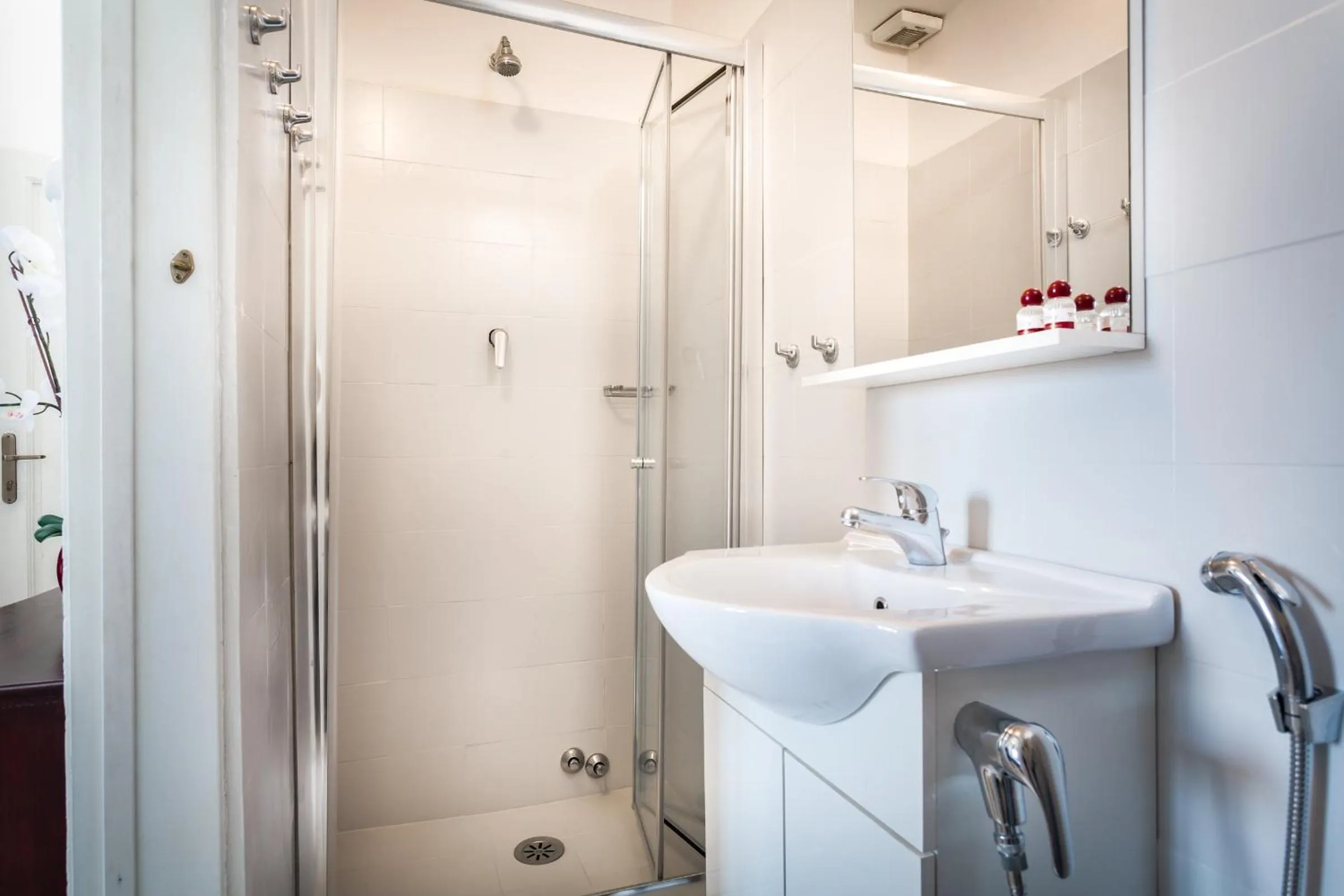 Bathroom in Adre Majestic View ! Center of Florence !