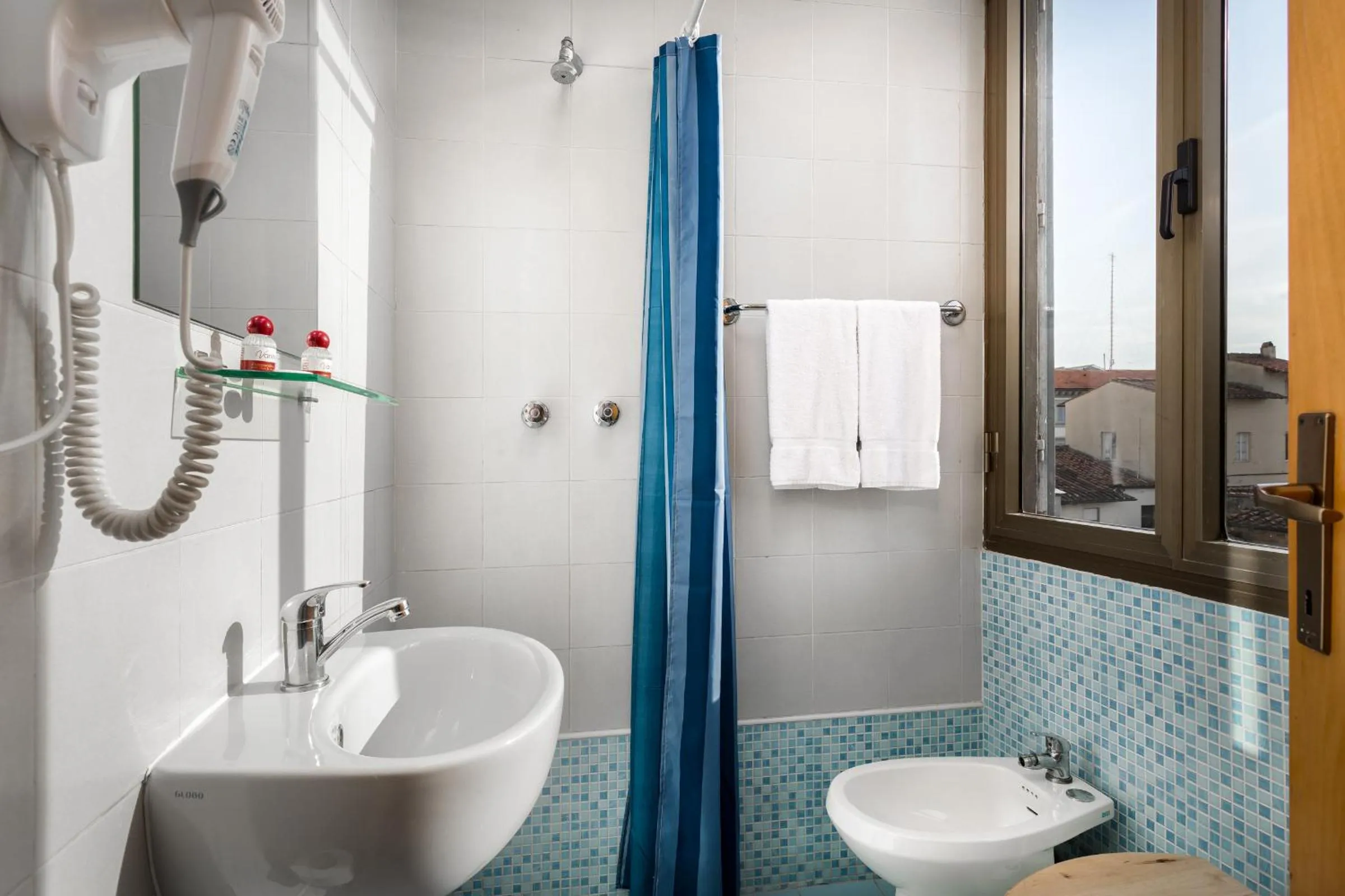 Bathroom in Adre Majestic View ! Center of Florence !