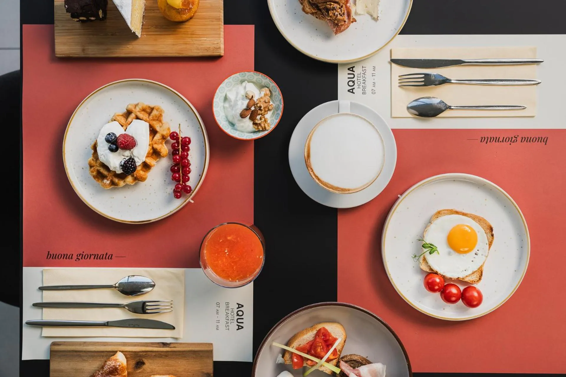 Food and drinks in Aqua Hotel