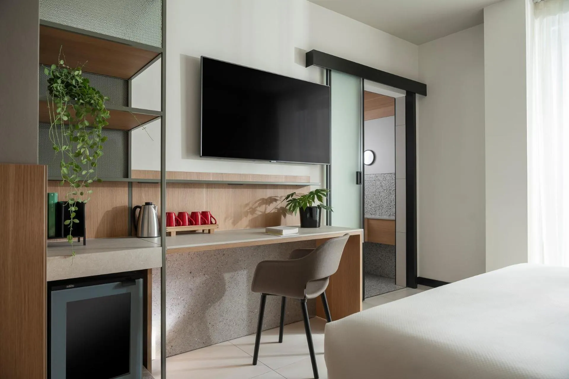 Bedroom, Bed in Aqua Hotel