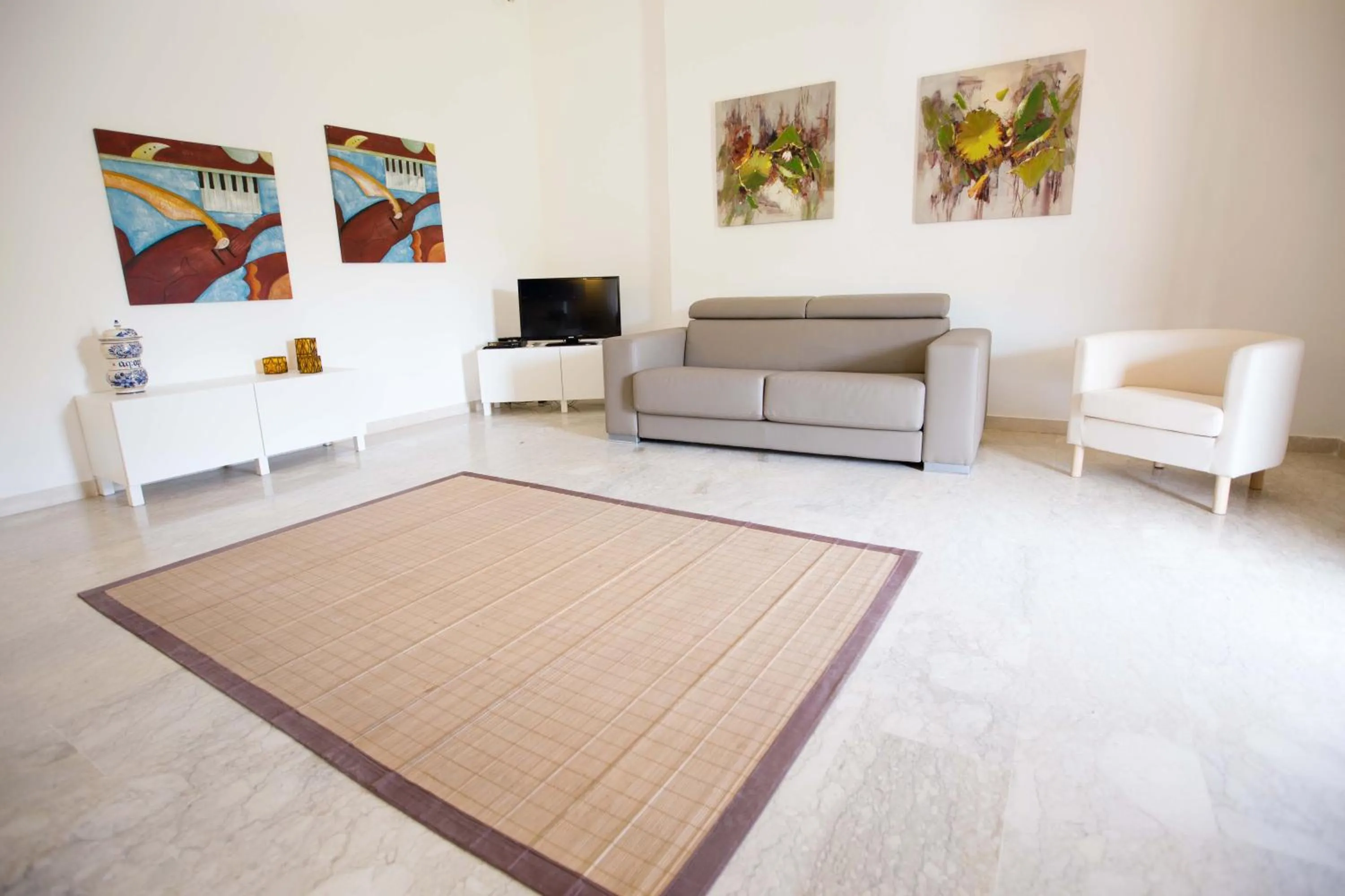 Two-Bedroom Apartment in Residence Guidaloca