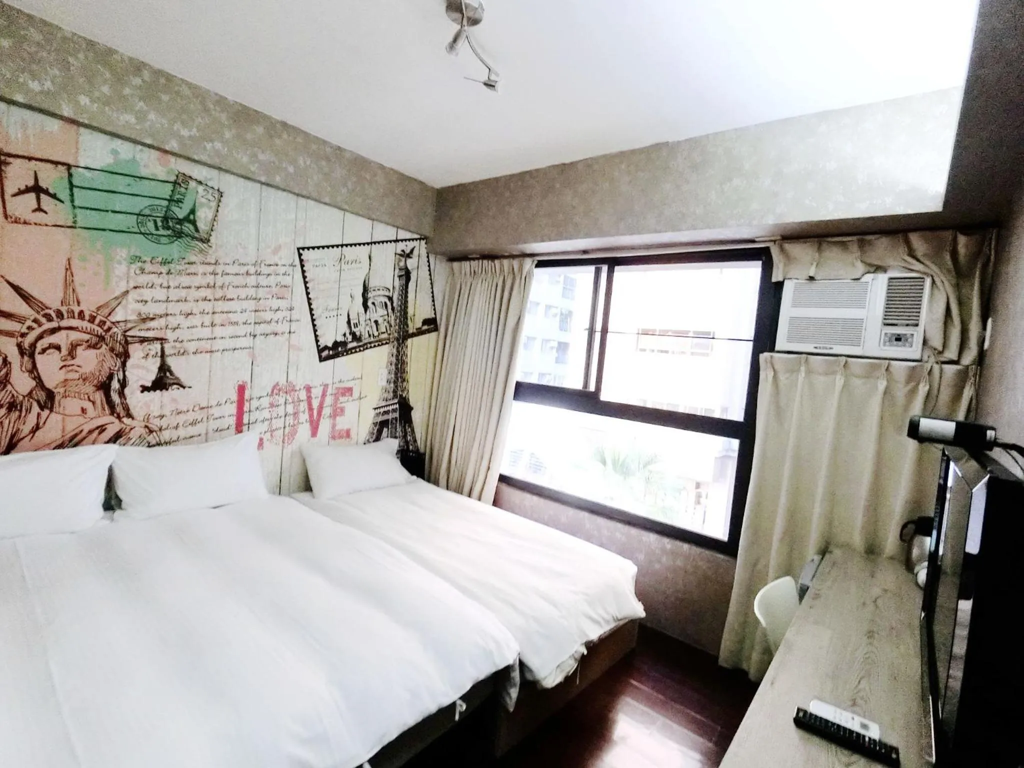 Bed in Feng Chia Hygge