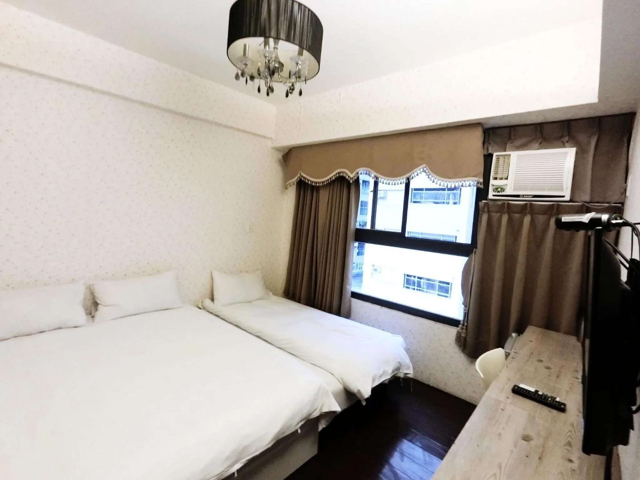 Bed in Feng Chia Hygge