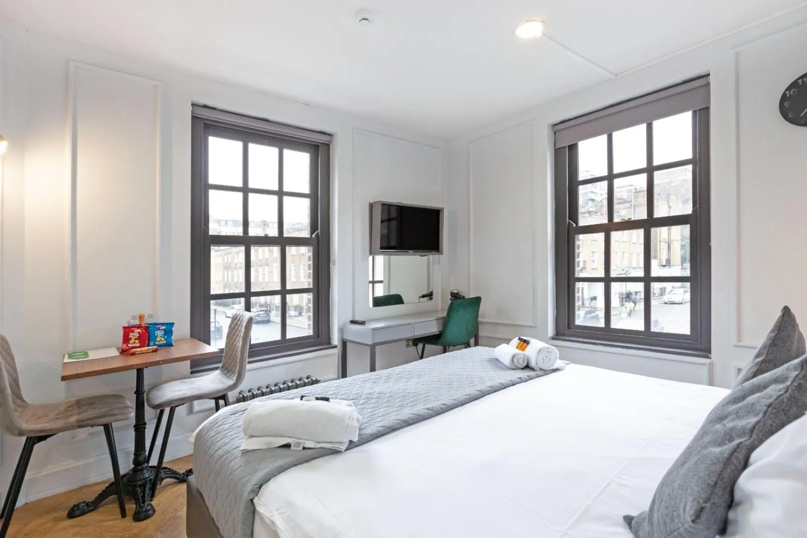 Bed in London Paddington Apartments