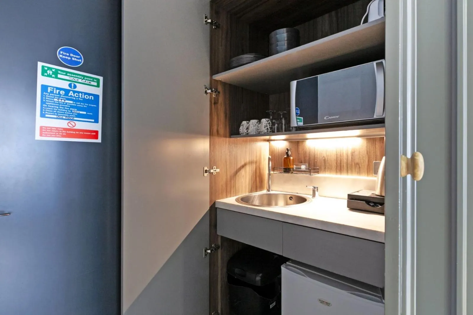 Kitchen or kitchenette in London Paddington Apartments