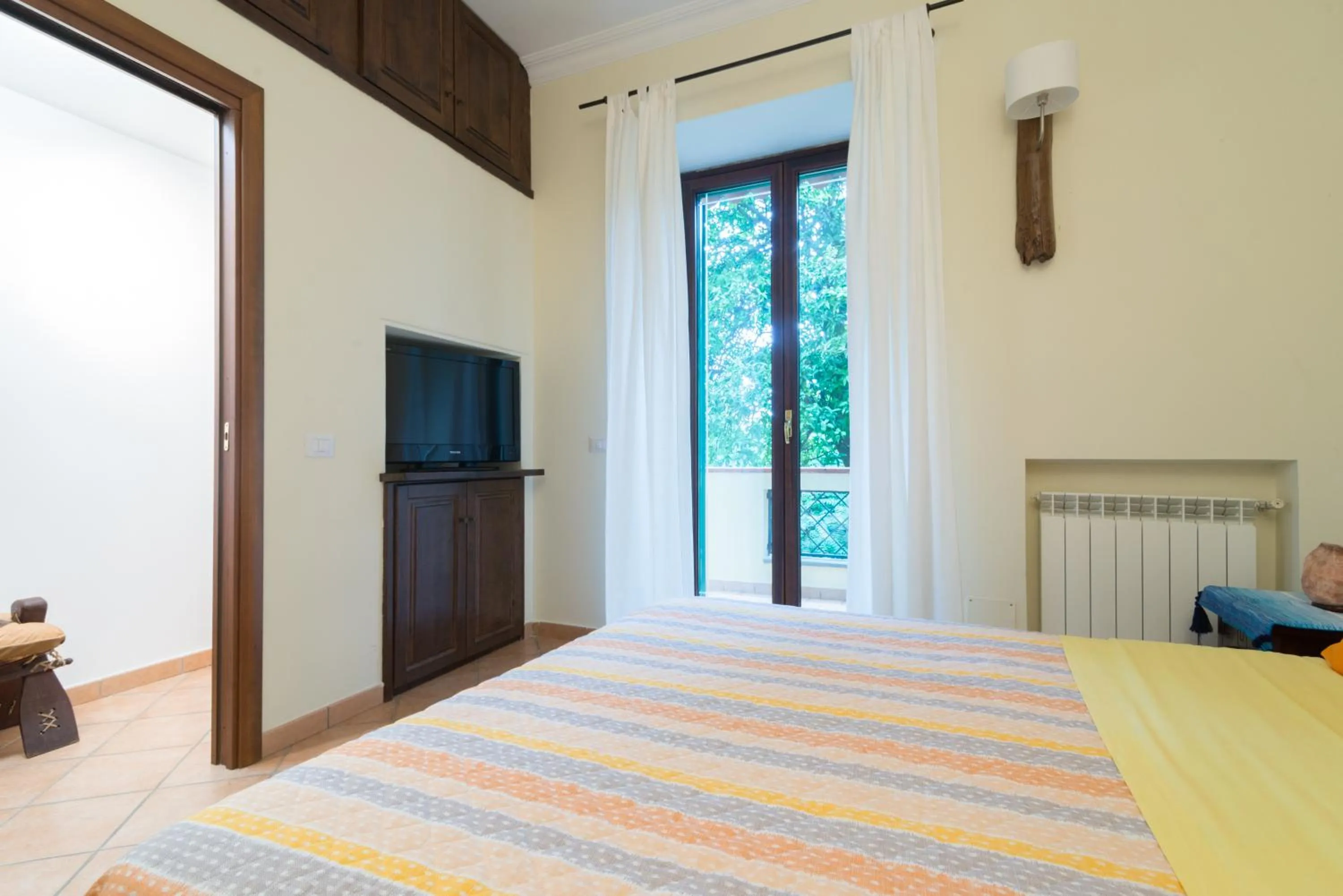 Decorative detail, Bed in Alla Corte del Re Dimora Storica