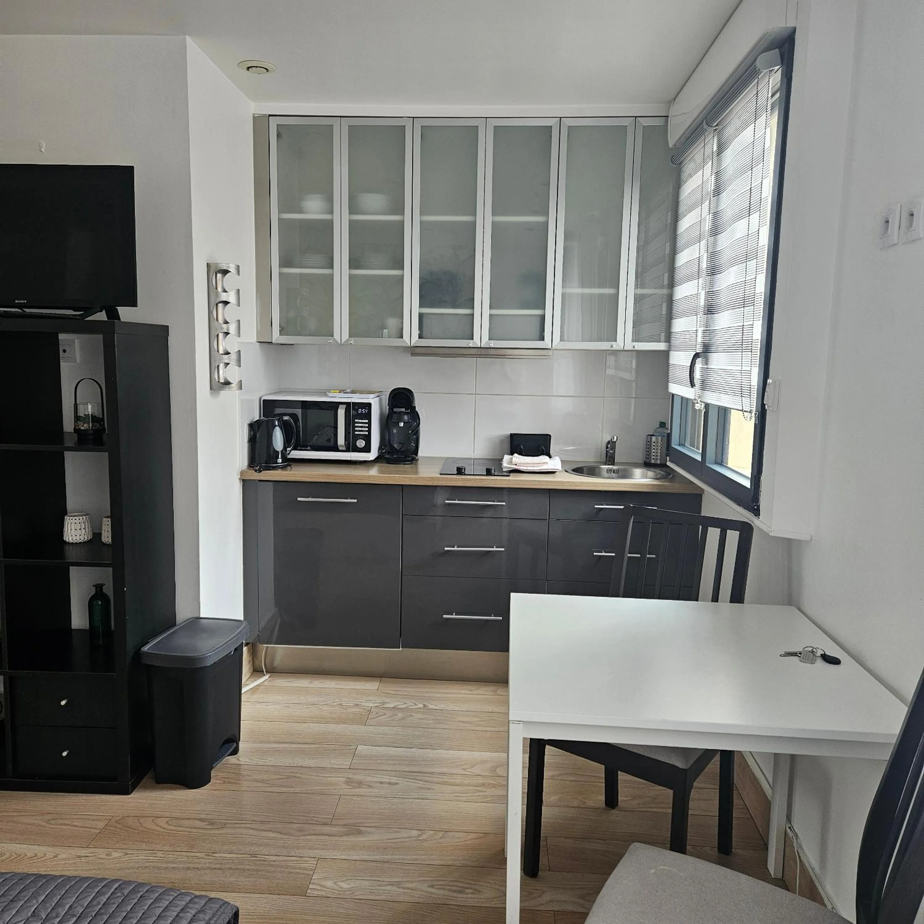 Coffee/tea facilities in Résidence Hôtel Le Relais Amélie